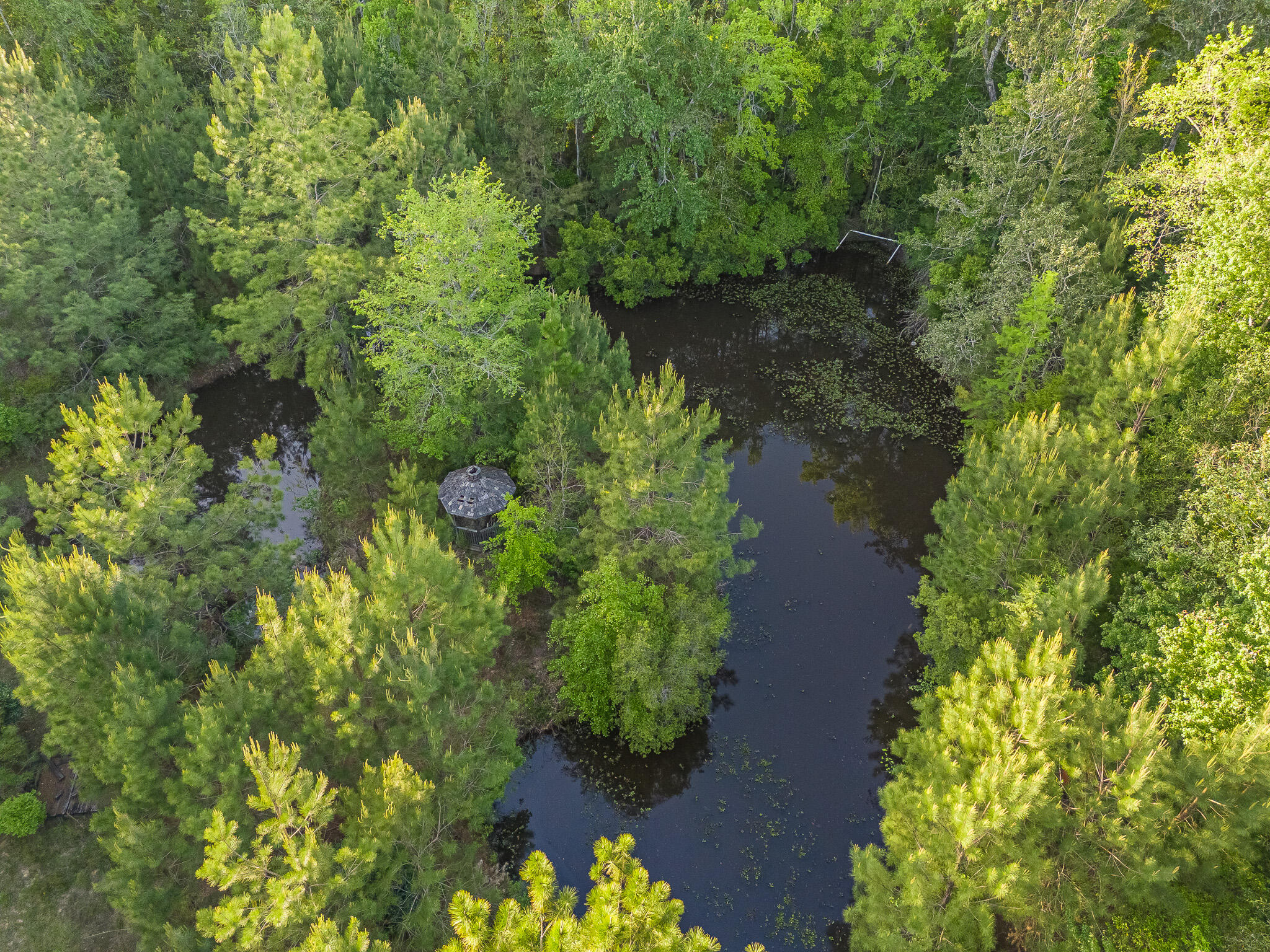 NO RECORDED SUBDIVISION - Land