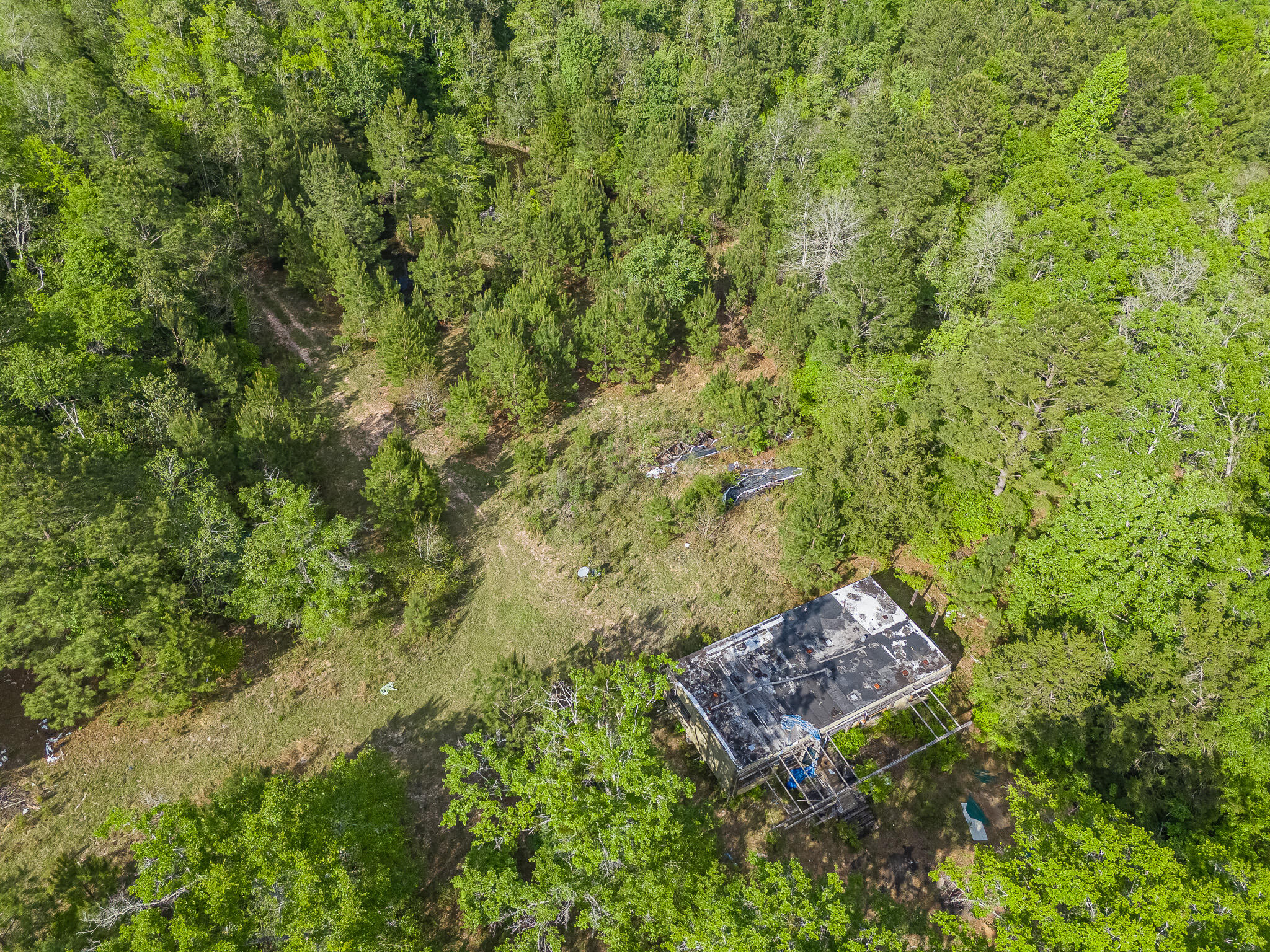 NO RECORDED SUBDIVISION - Land