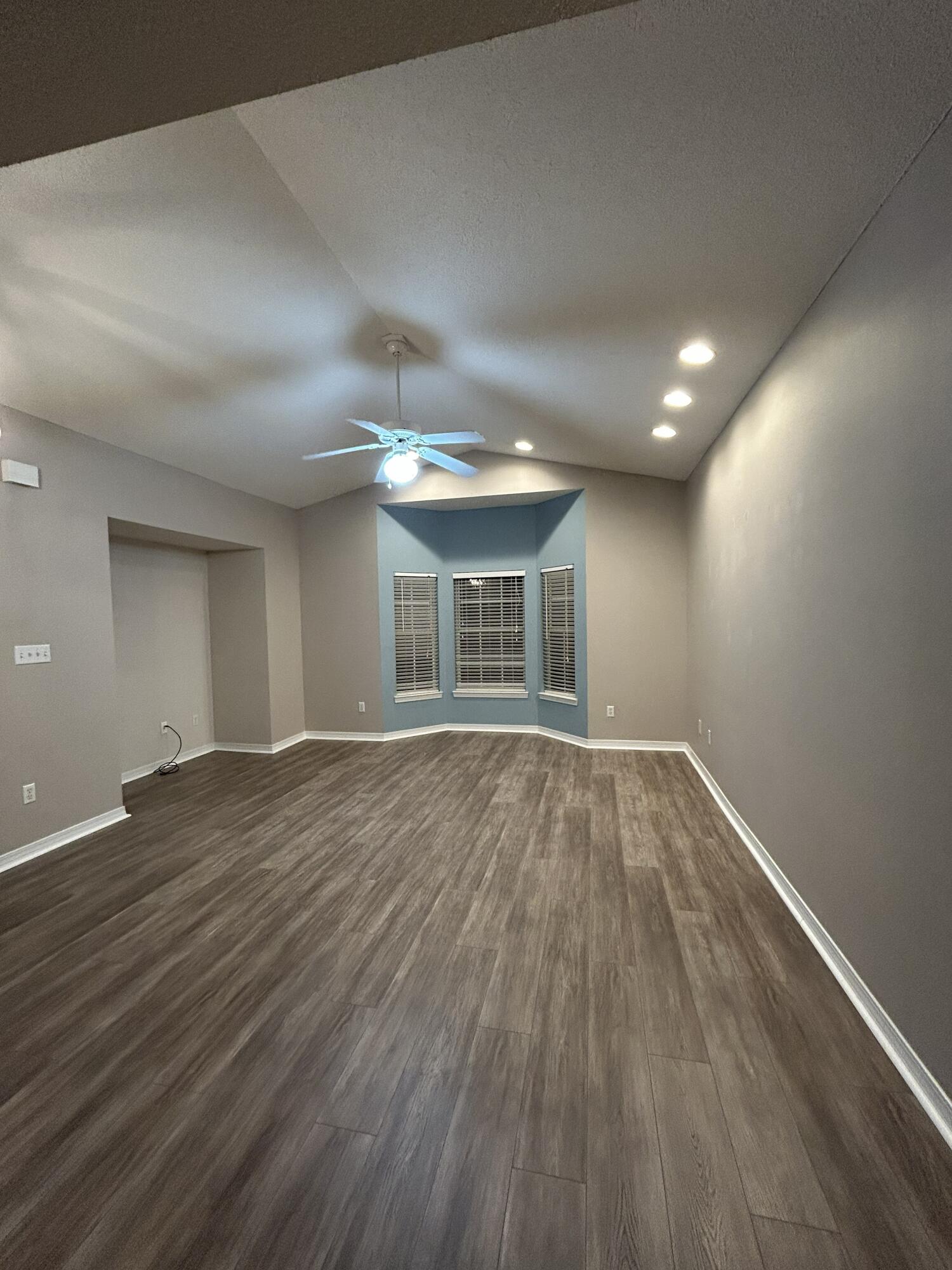 THE OAKS AT NICEVILLE - Residential