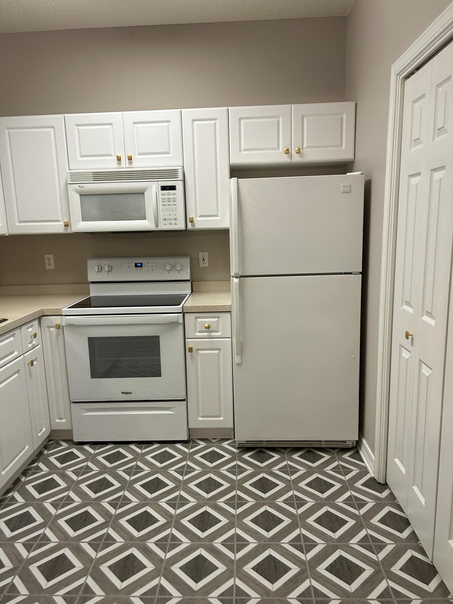 THE OAKS AT NICEVILLE - Residential
