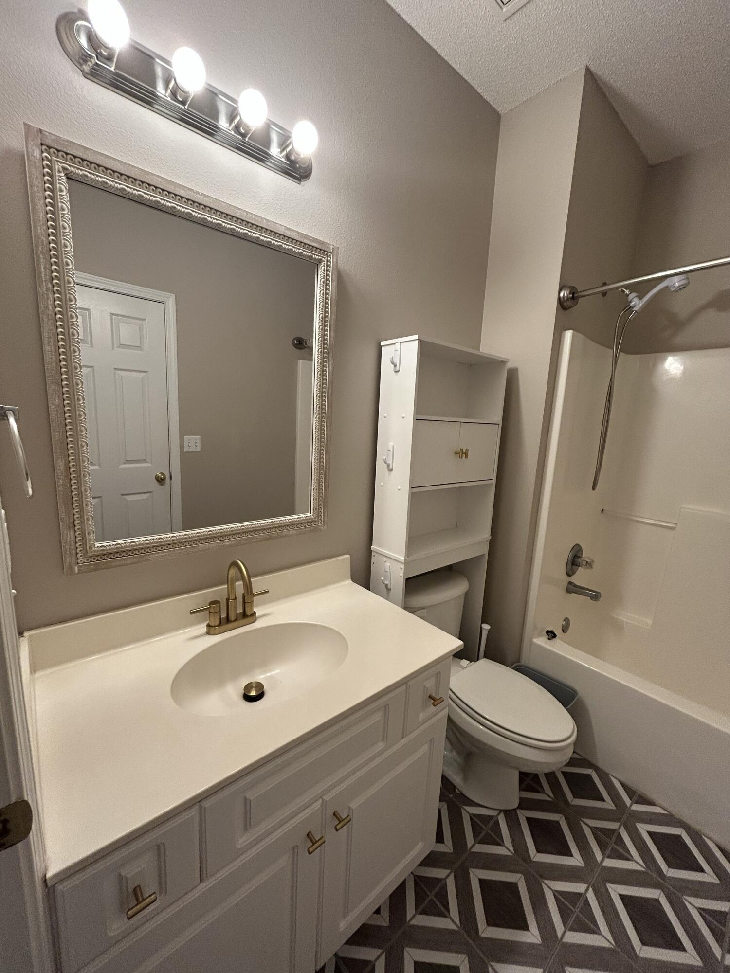 THE OAKS AT NICEVILLE - Residential