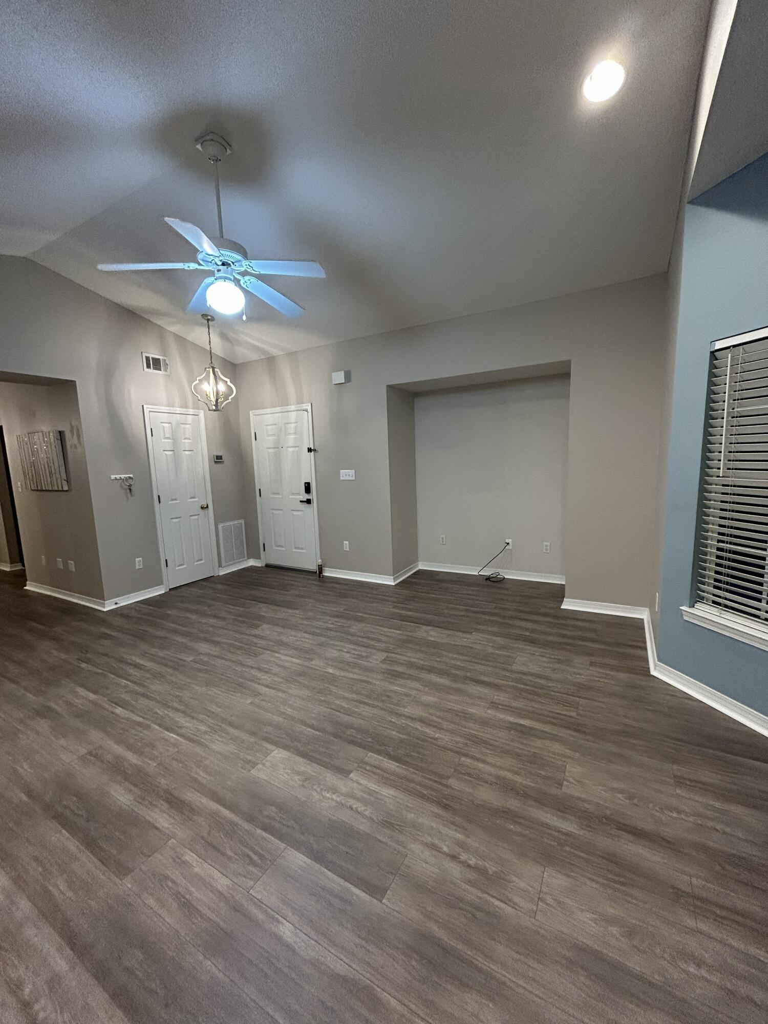 THE OAKS AT NICEVILLE - Residential
