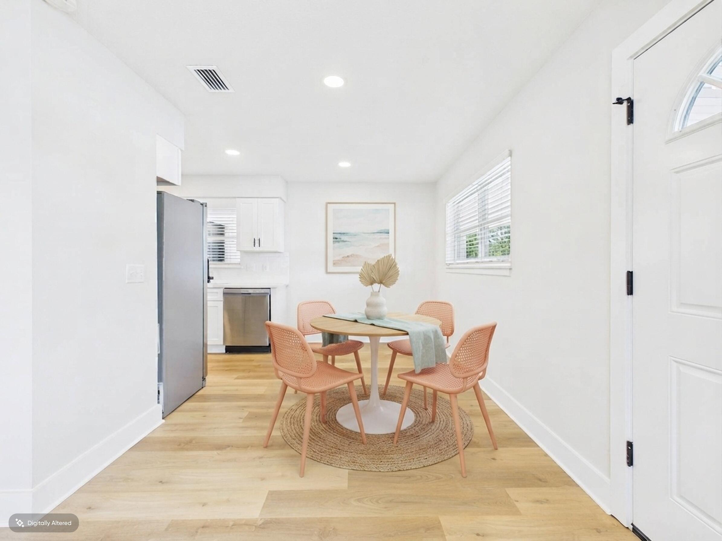 343 NW Hollywood Boulevard