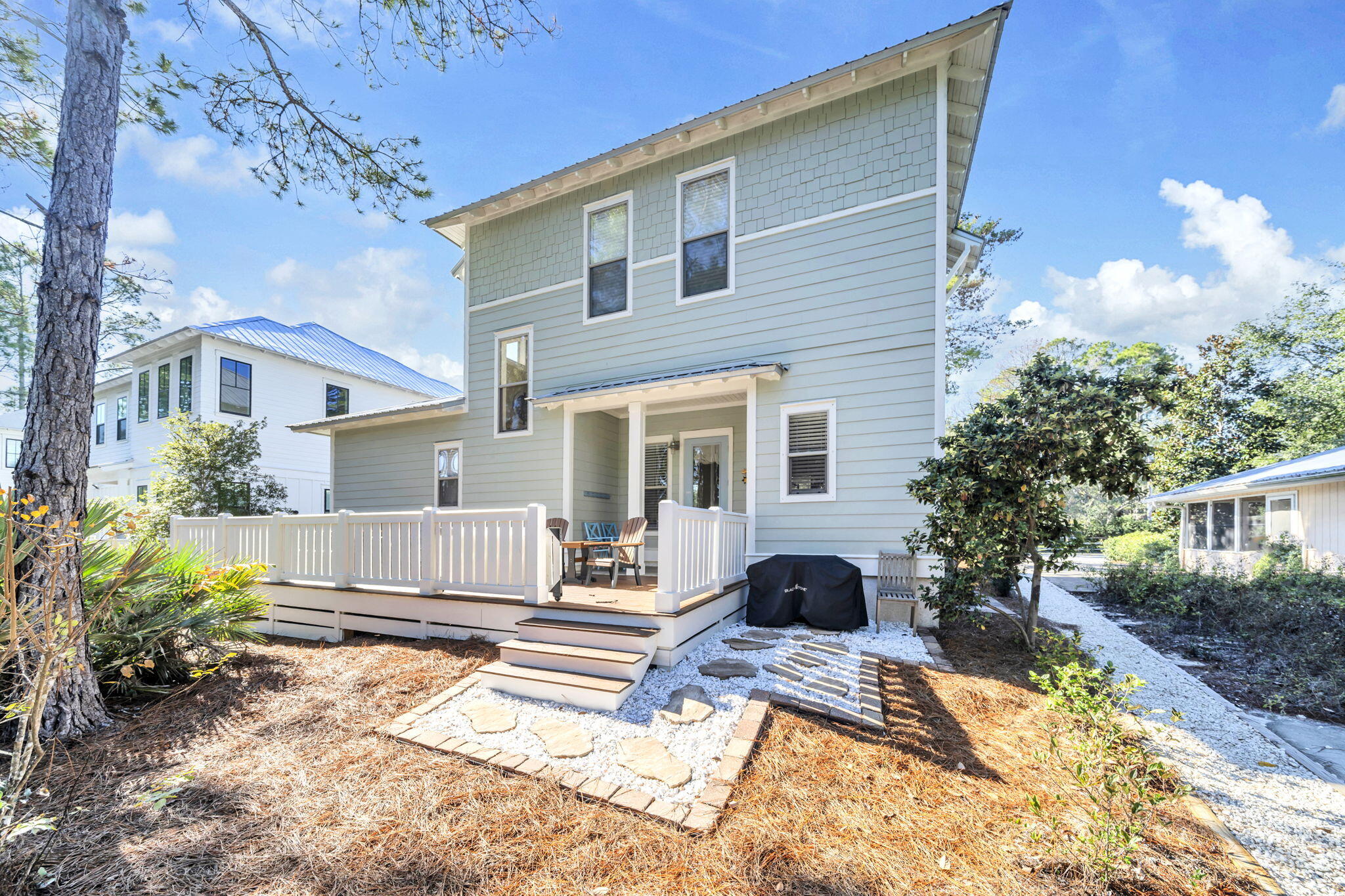 COTTAGES AT EASTERN LAKE - Residential