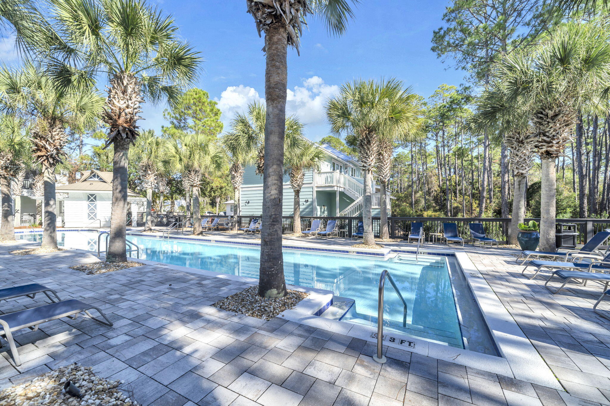COTTAGES AT EASTERN LAKE - Residential