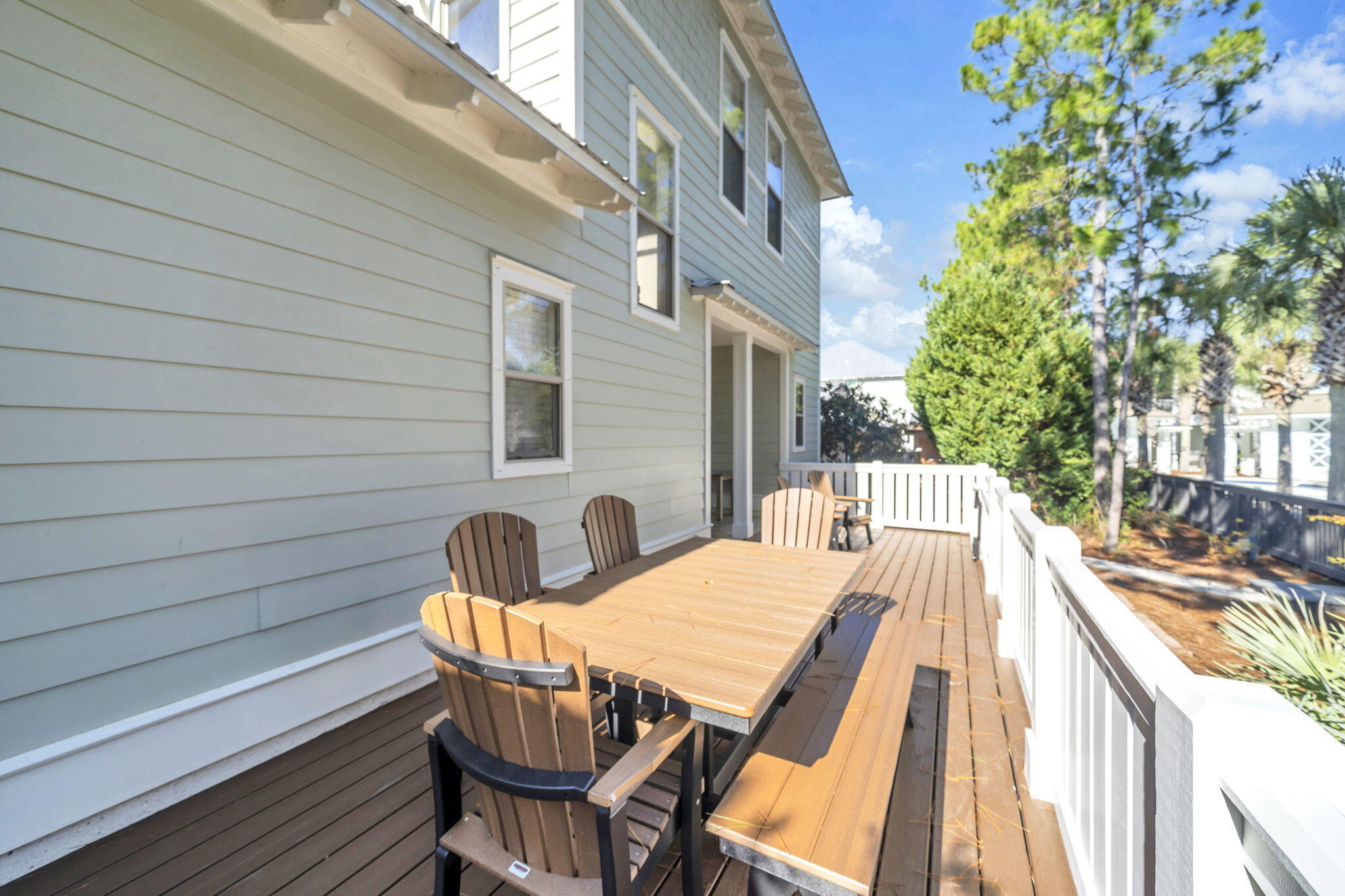 COTTAGES AT EASTERN LAKE - Residential