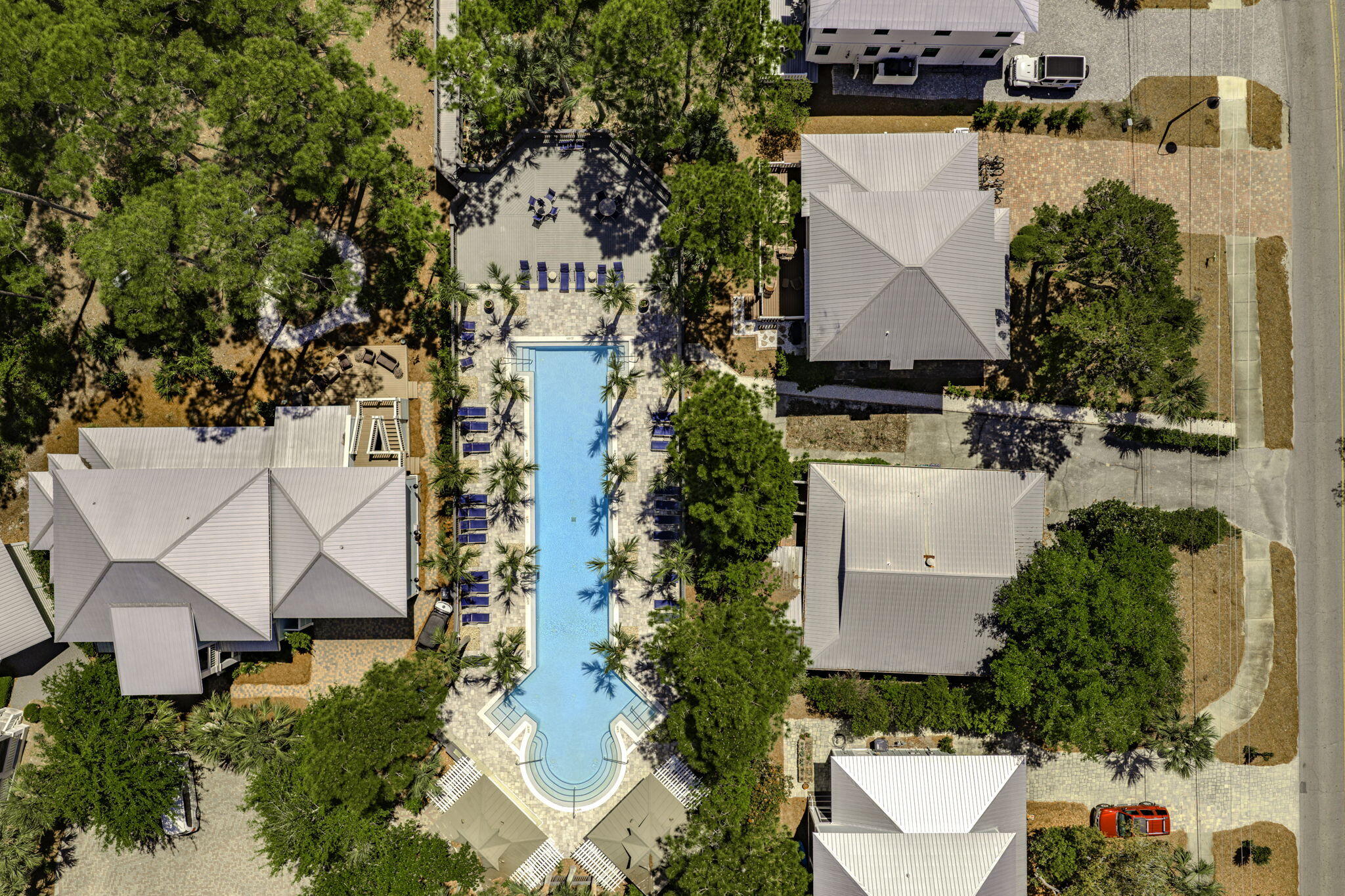 COTTAGES AT EASTERN LAKE - Residential