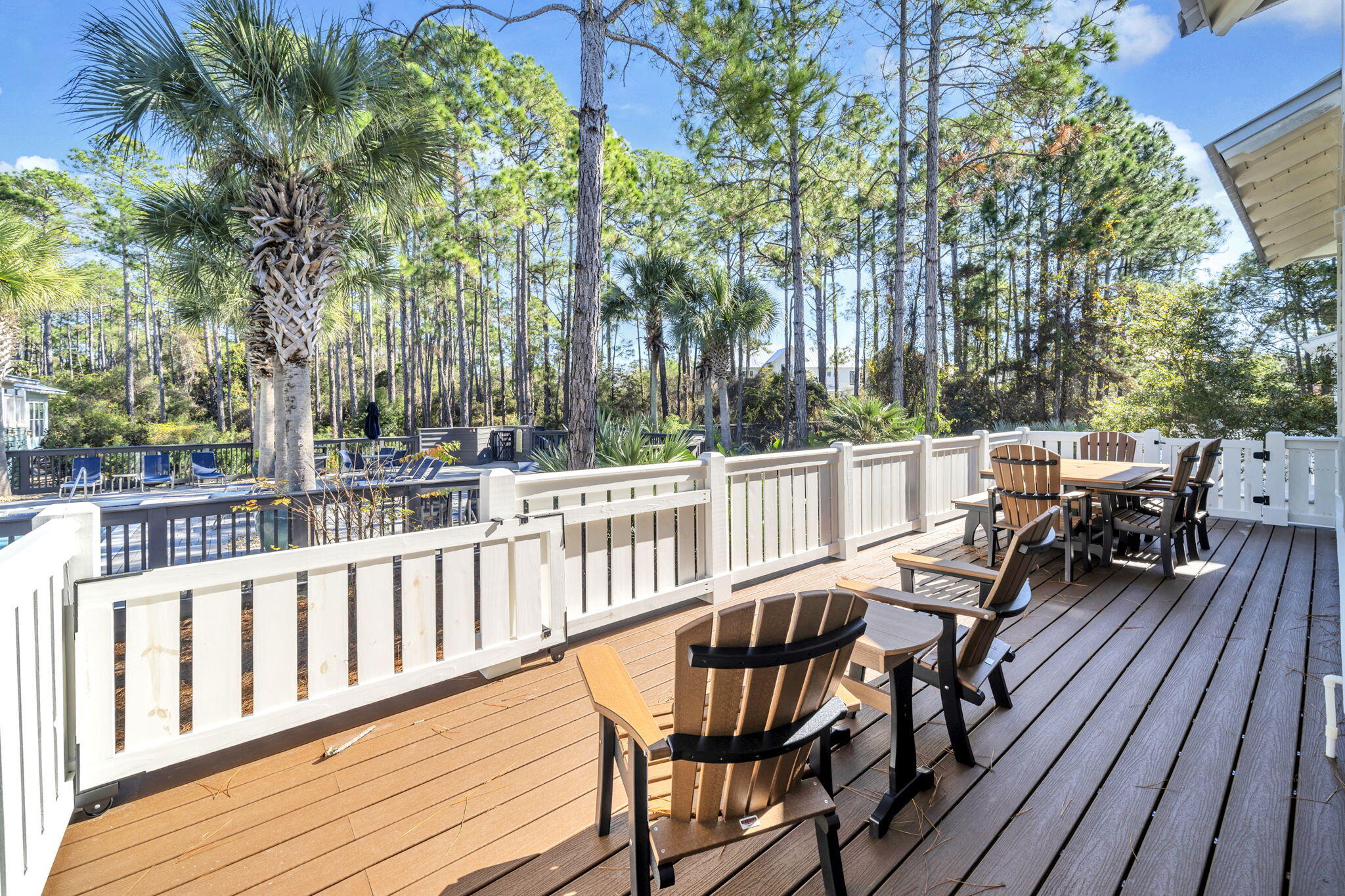 COTTAGES AT EASTERN LAKE - Residential