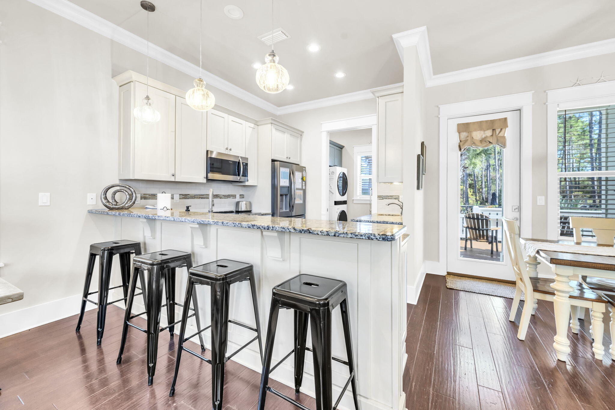 COTTAGES AT EASTERN LAKE - Residential