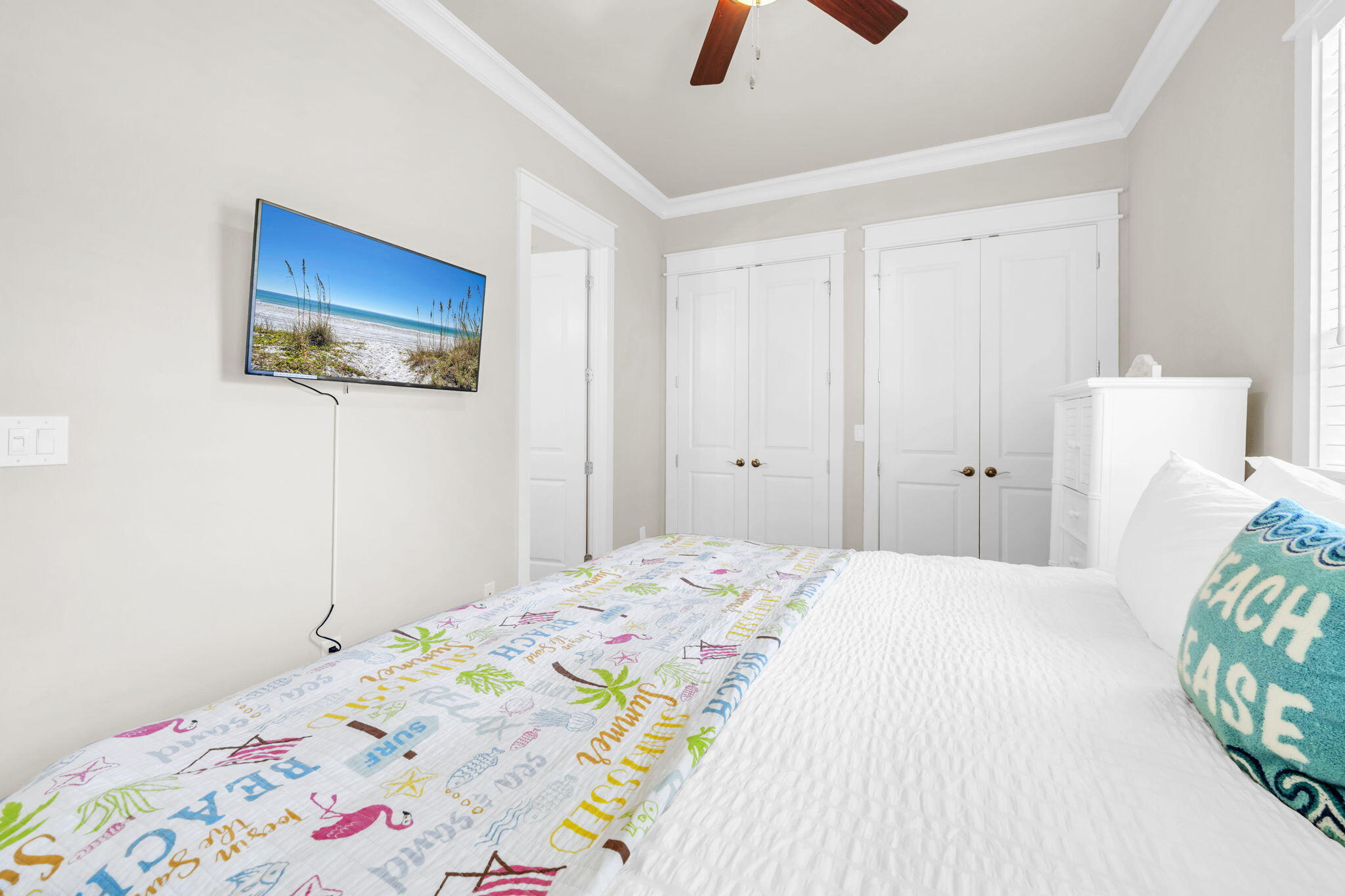 COTTAGES AT EASTERN LAKE - Residential