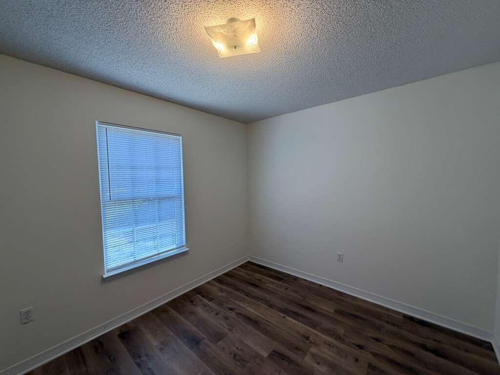 METES & BOUNDS - Residential Lease