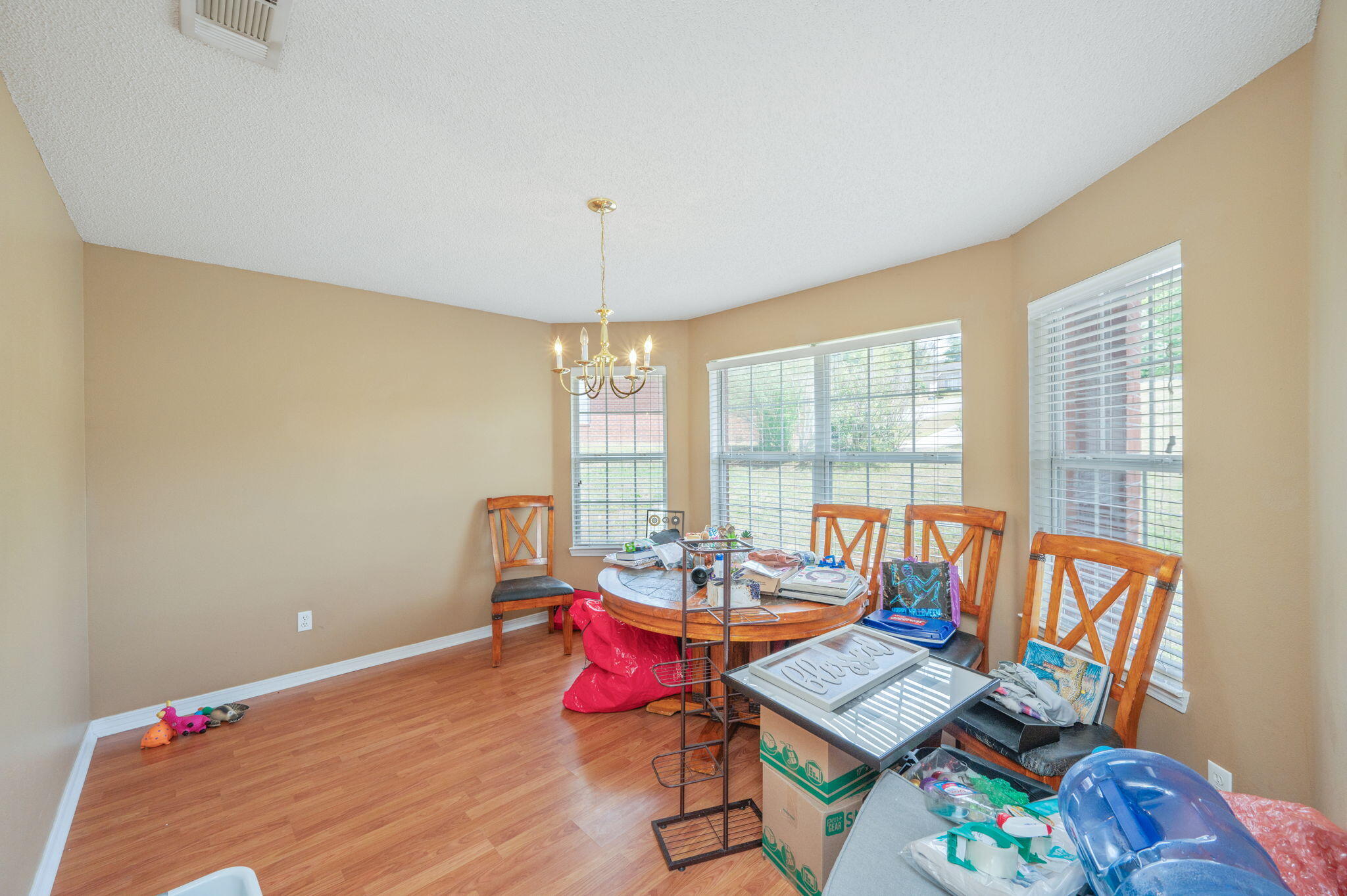 WESTVIEW EST PH IV LOT 15 - Residential