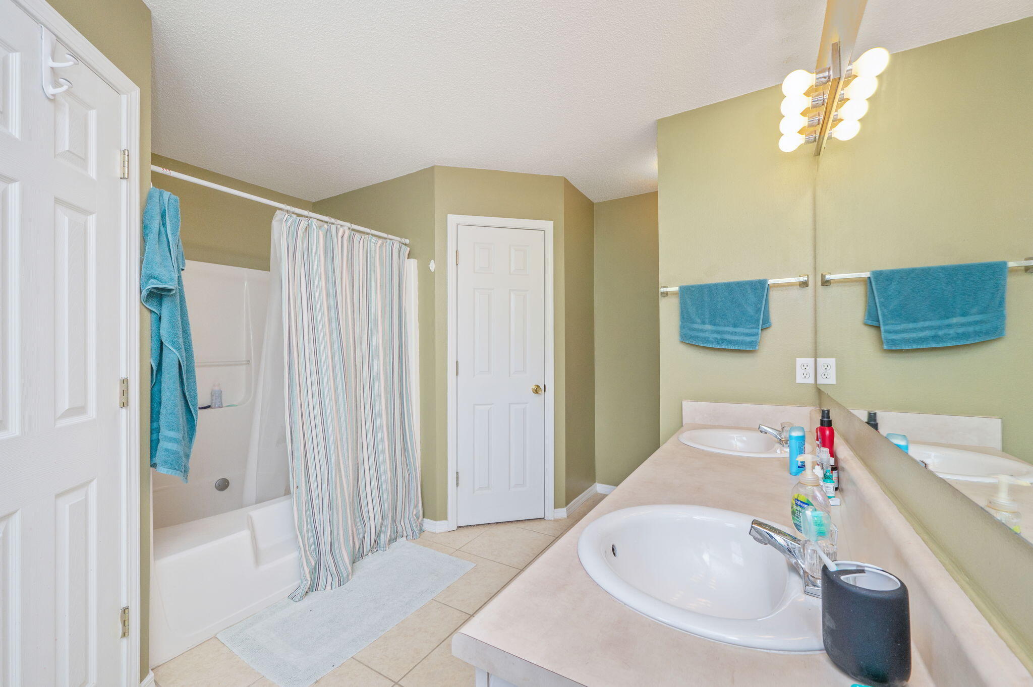 WESTVIEW EST PH IV LOT 15 - Residential