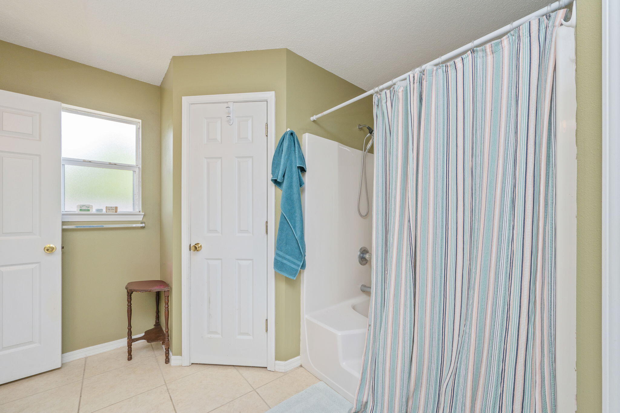 WESTVIEW EST PH IV LOT 15 - Residential