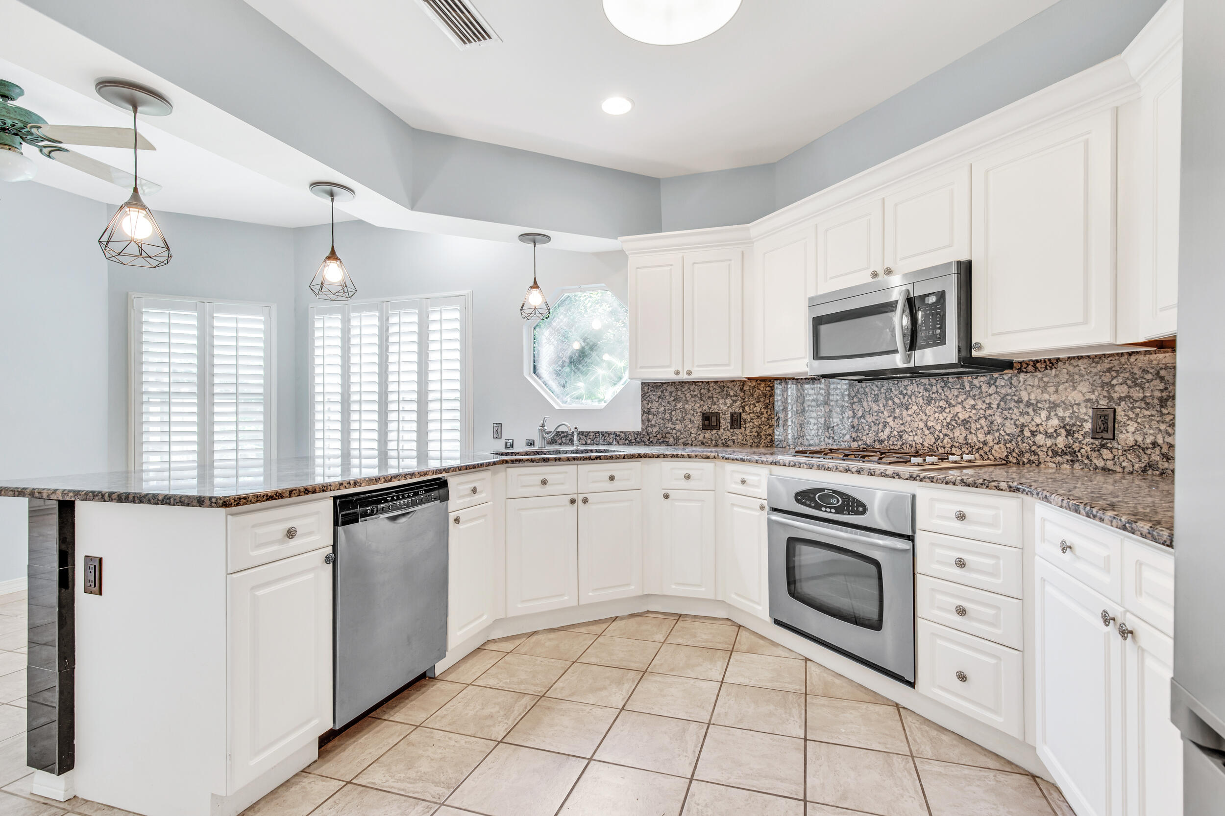 EMERALD BAY PH 1A - Residential