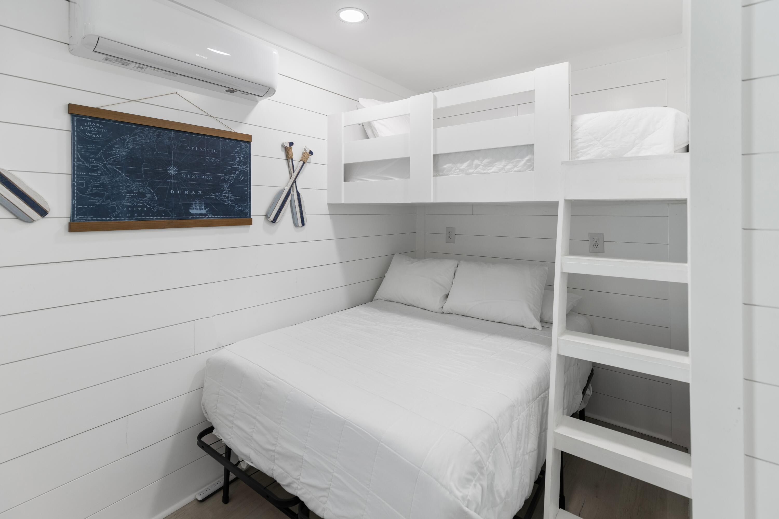 RIVIERA BEACH - Residential