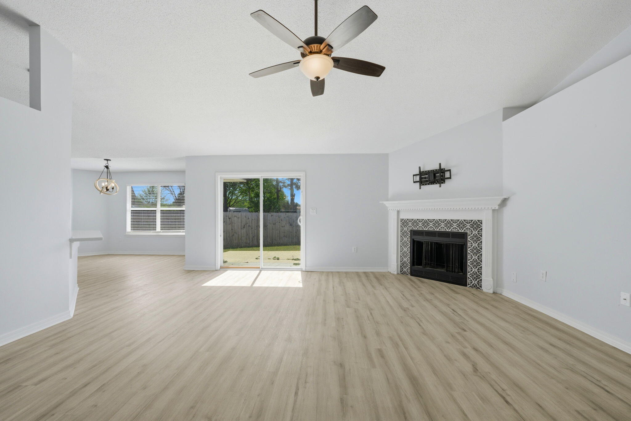 HAMPTON RIDGE ESTATES - Residential