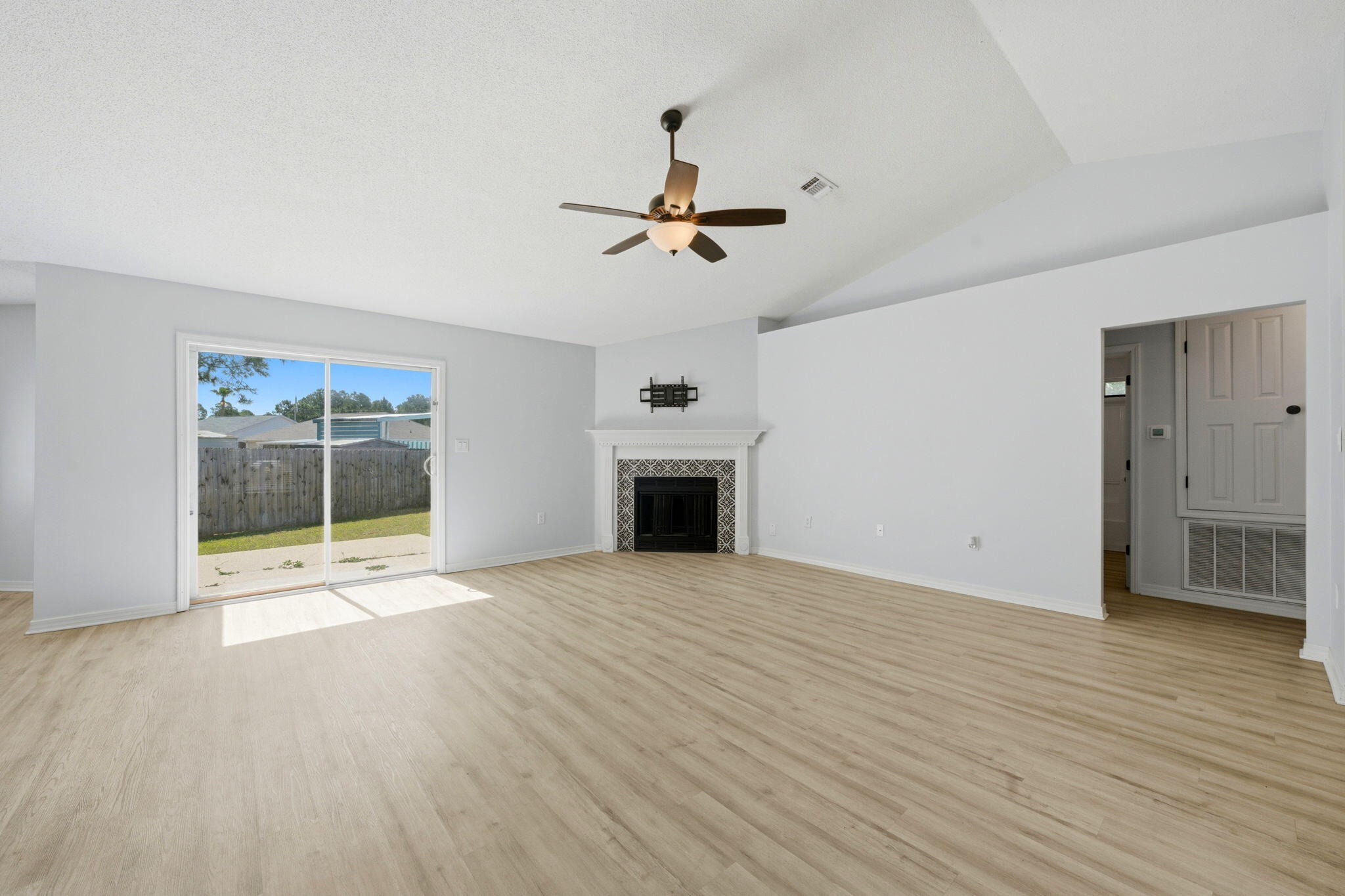 HAMPTON RIDGE ESTATES - Residential