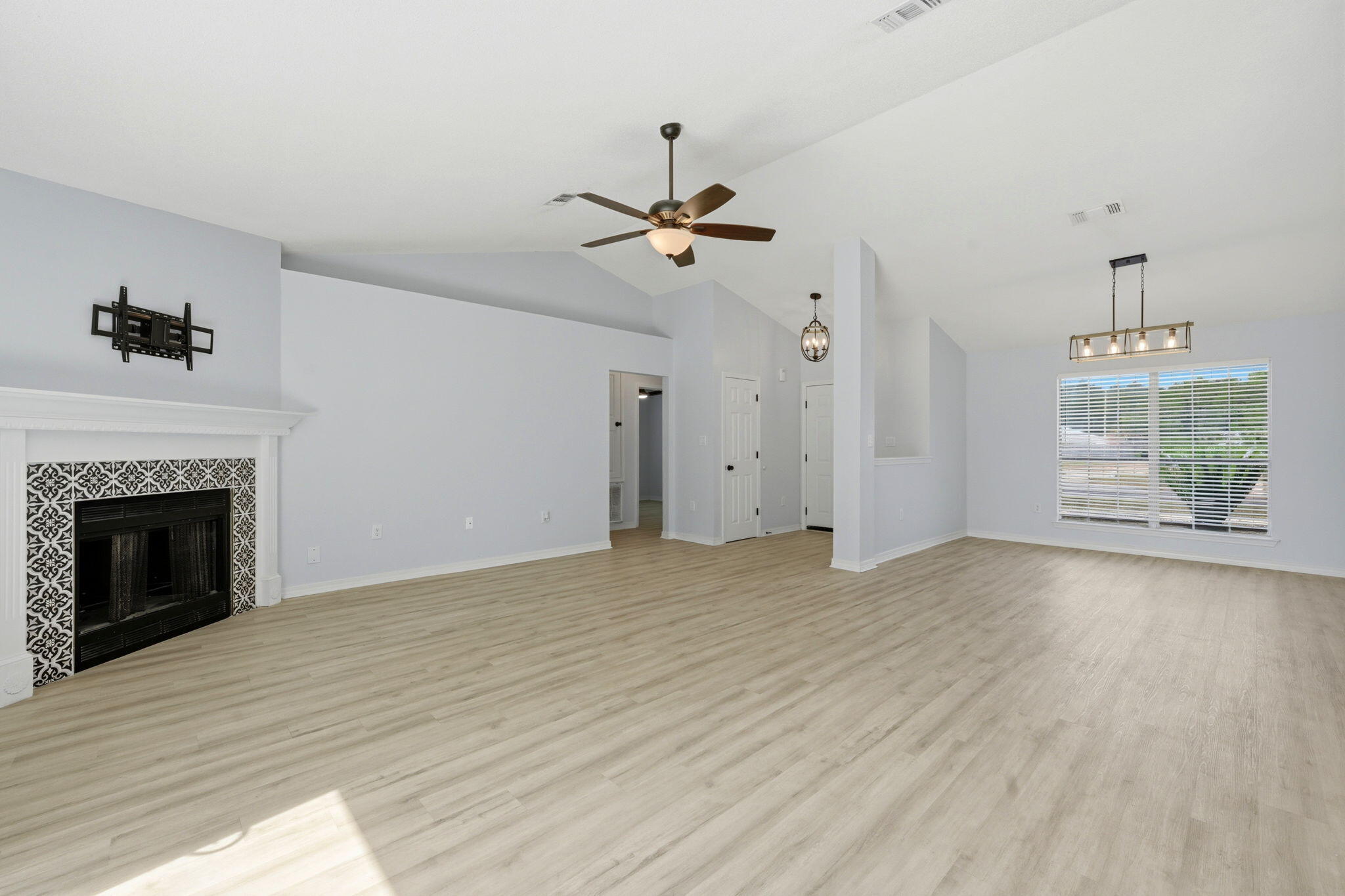 HAMPTON RIDGE ESTATES - Residential