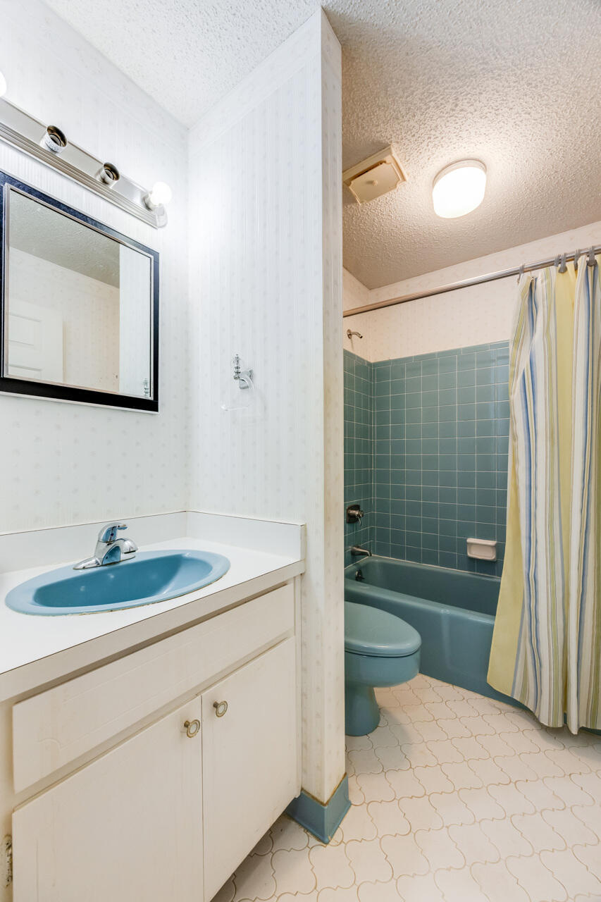 ROCKY BAYOU ESTATES 04 - Residential