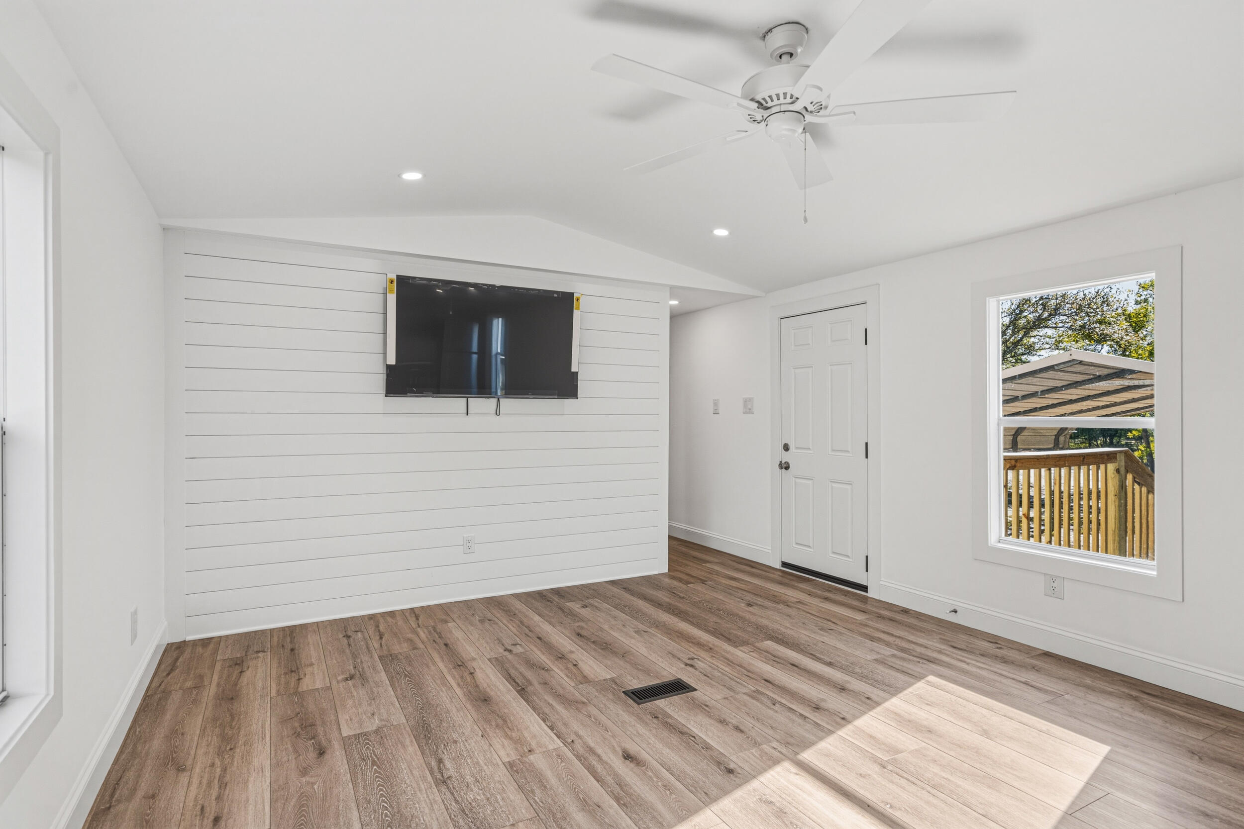 SHOAL RIVER UNREC - Residential