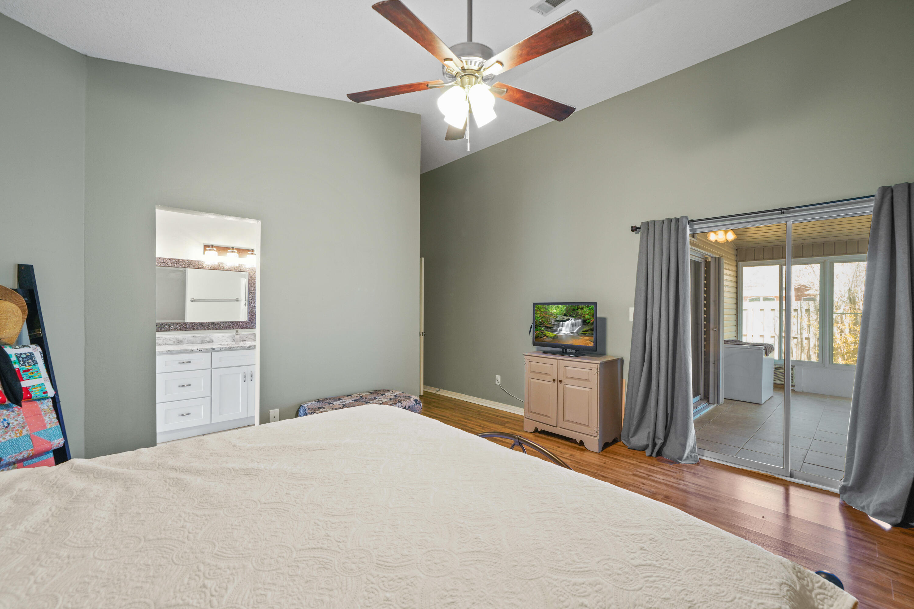 IVALEA GARDENS - Residential