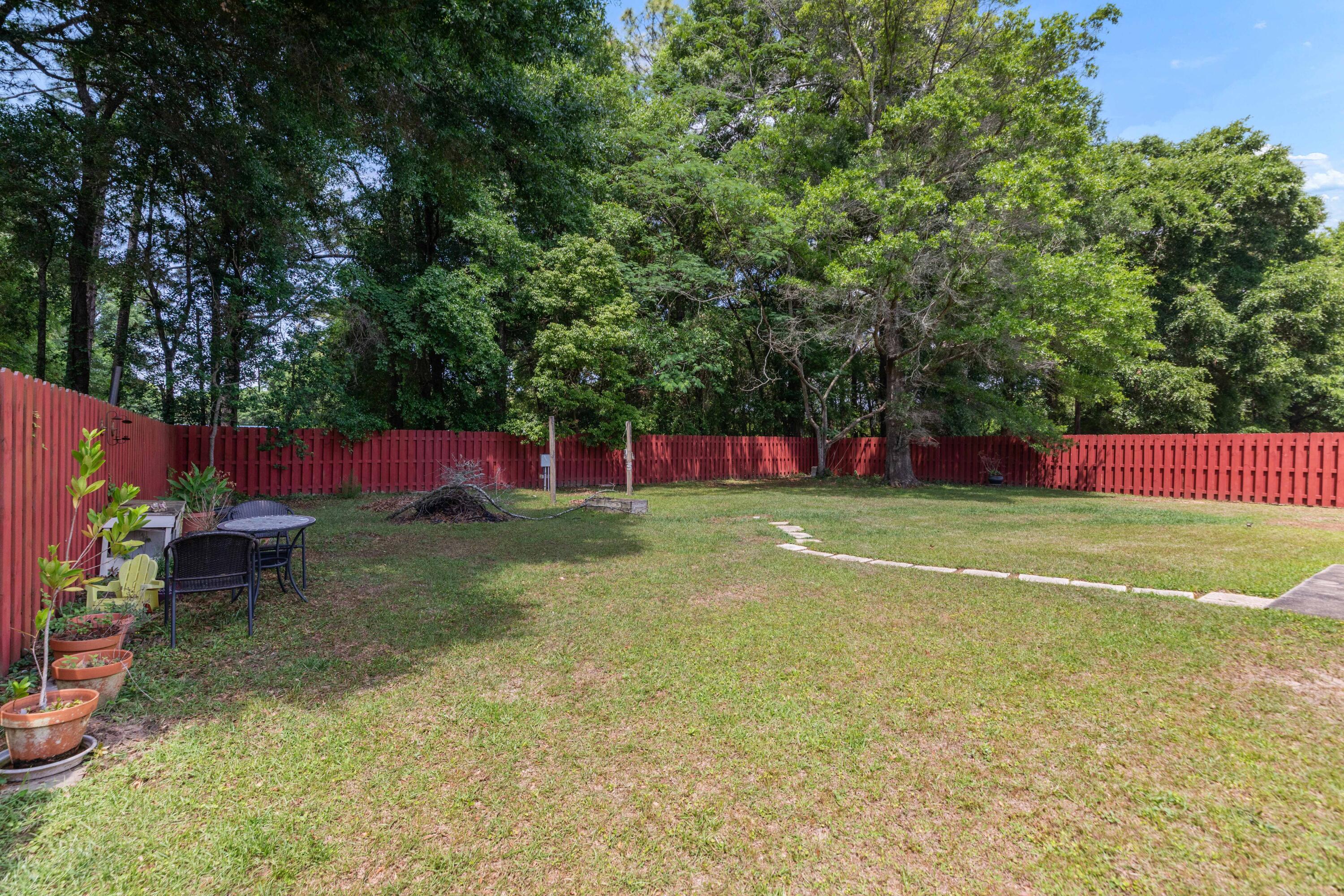 CHANTILLY WOODS - Residential