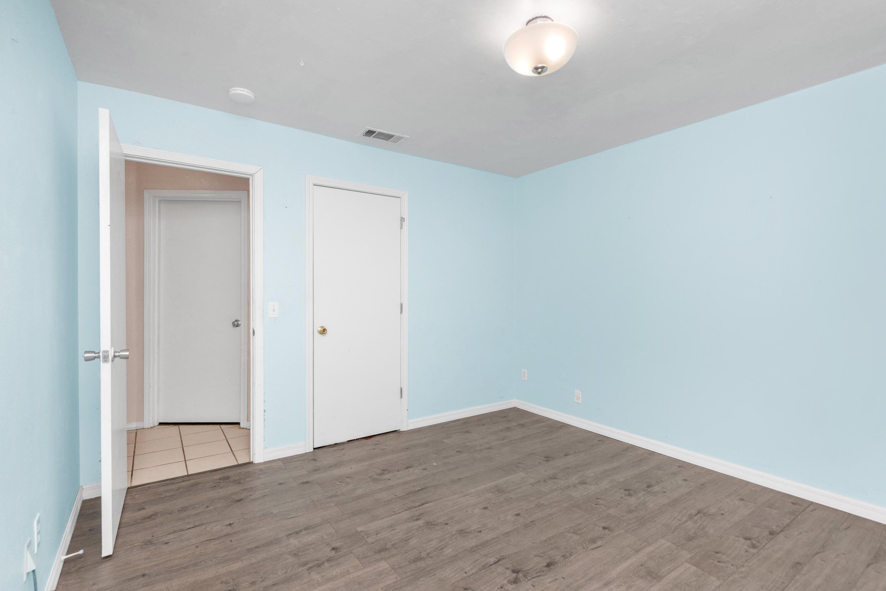 CHANTILLY WOODS - Residential