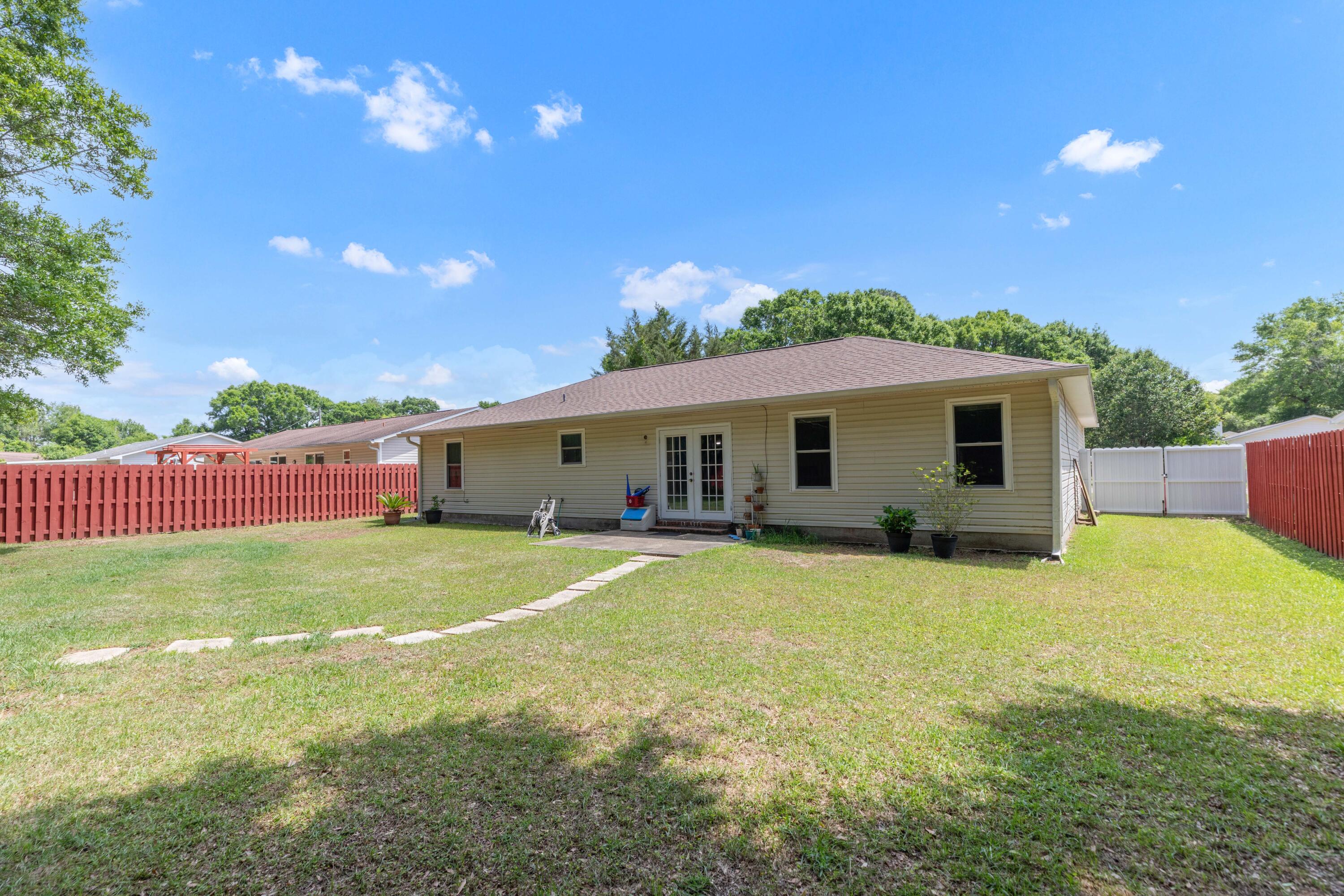 CHANTILLY WOODS - Residential