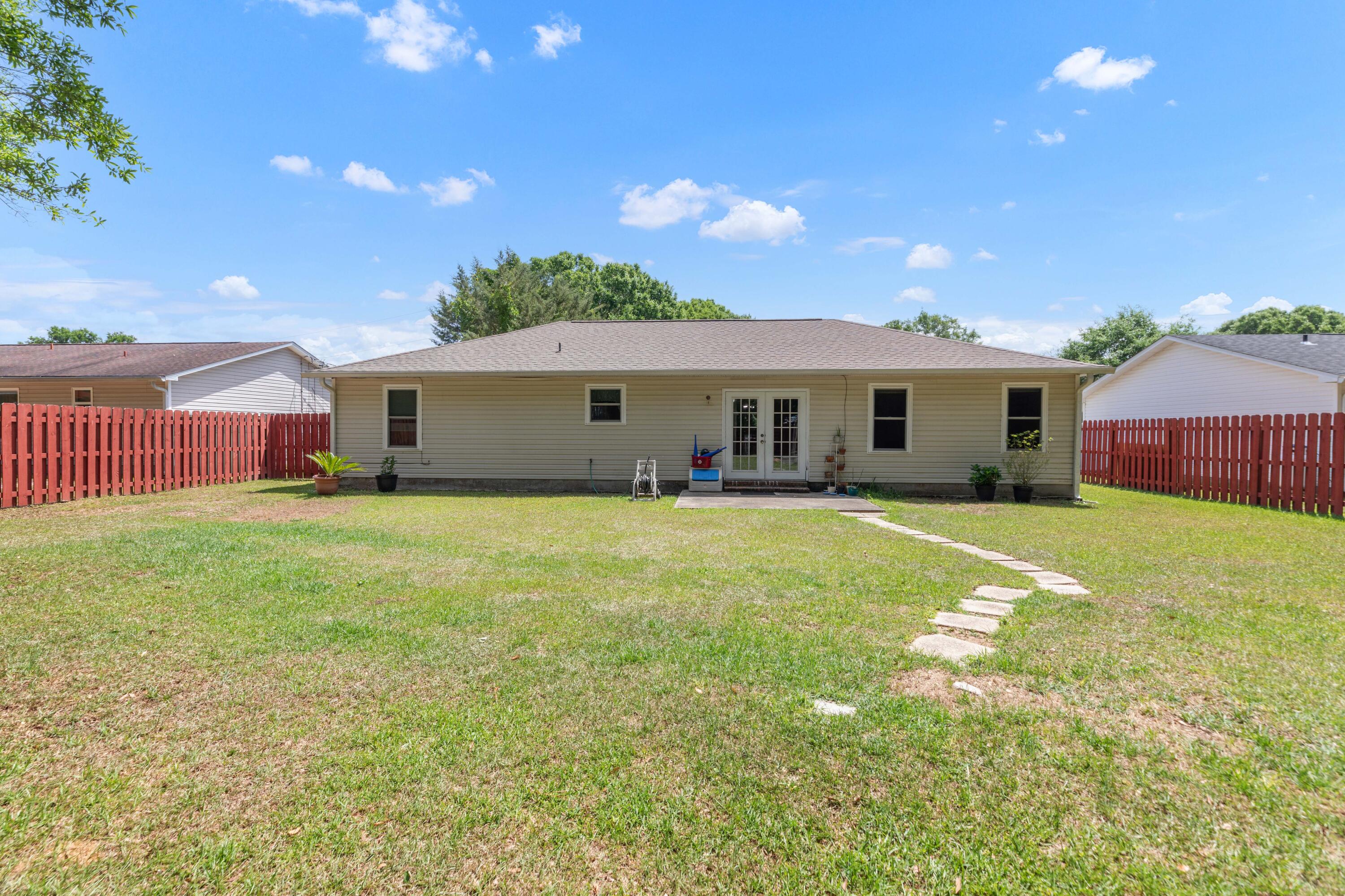 CHANTILLY WOODS - Residential