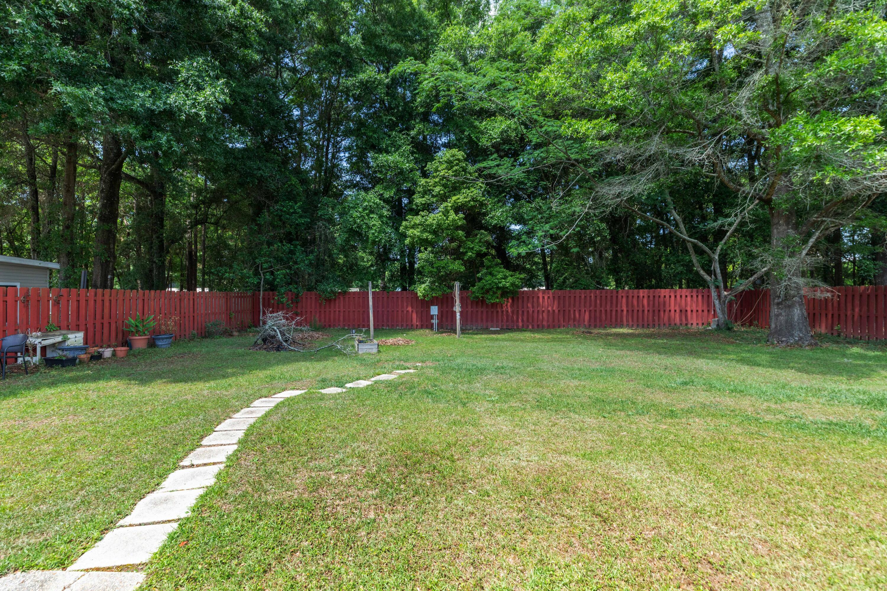 CHANTILLY WOODS - Residential