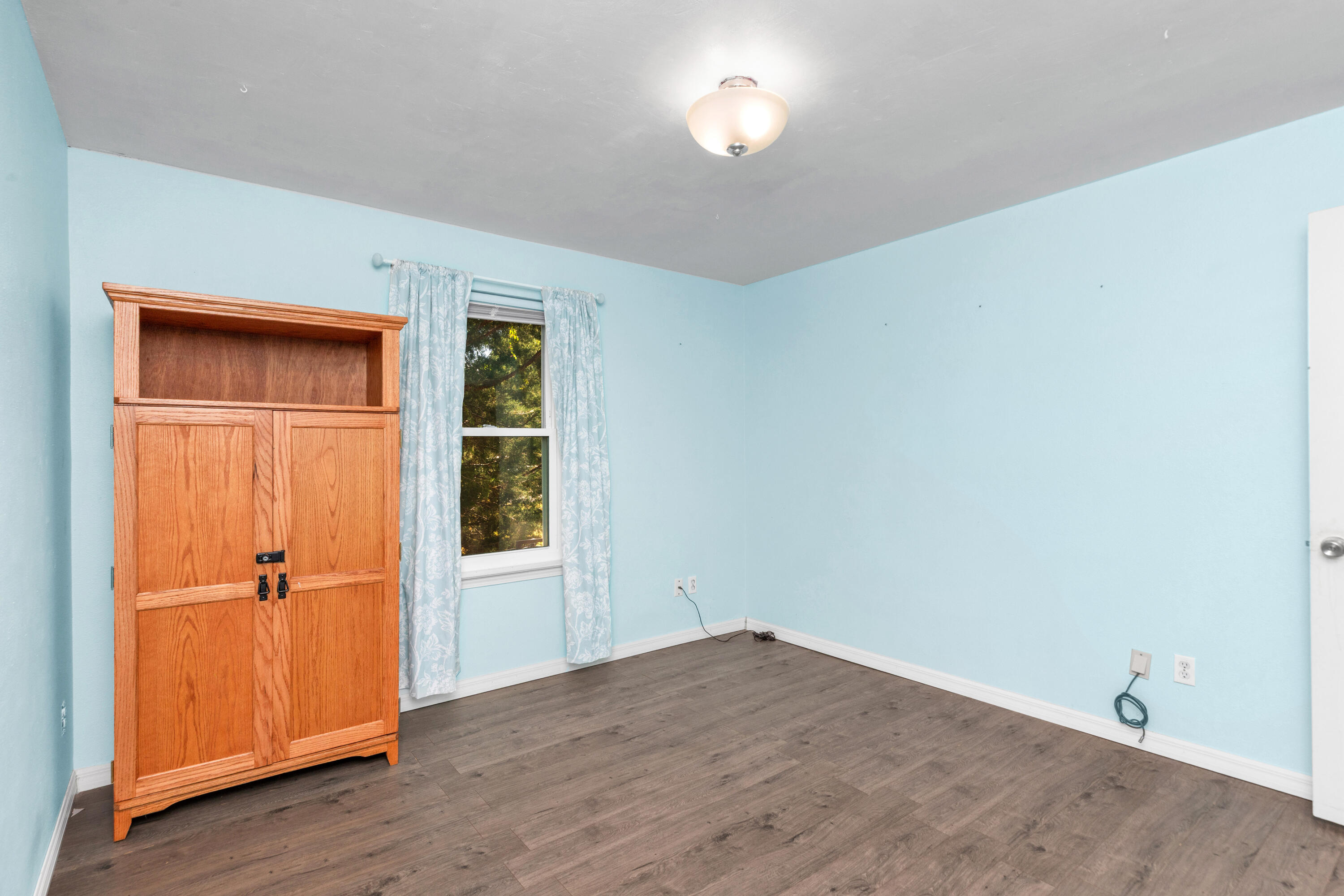 CHANTILLY WOODS - Residential