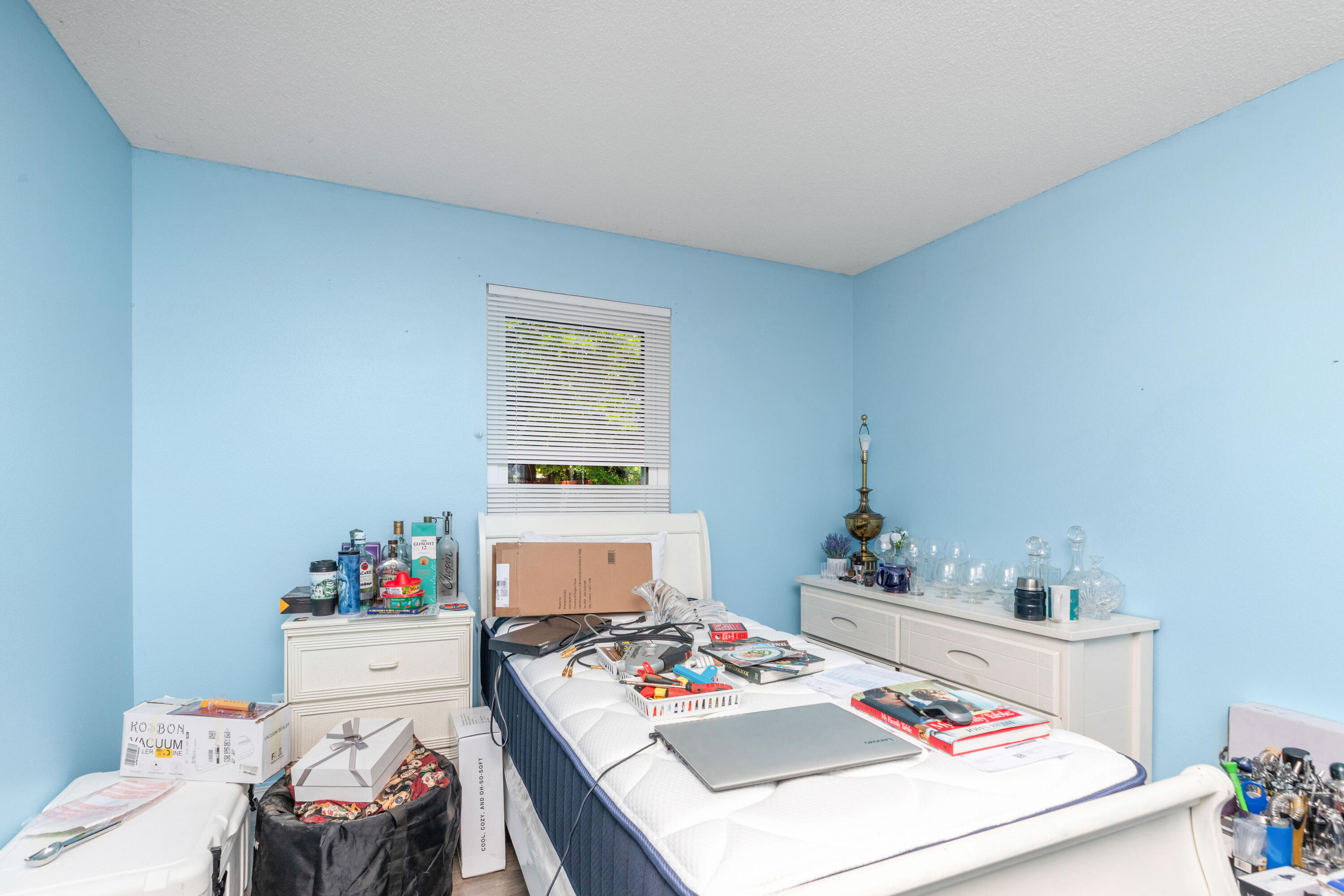 CHANTILLY WOODS - Residential