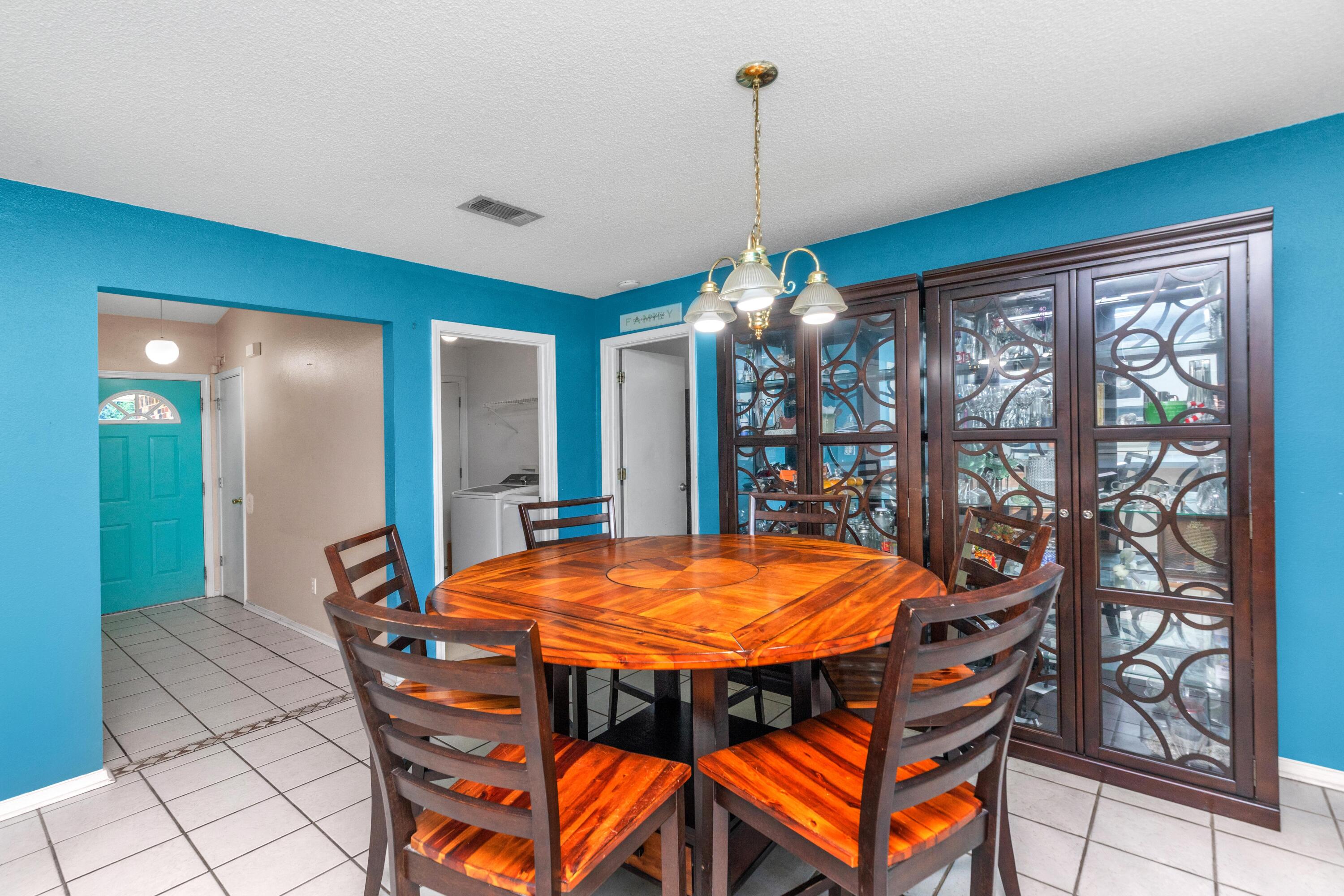 CHANTILLY WOODS - Residential