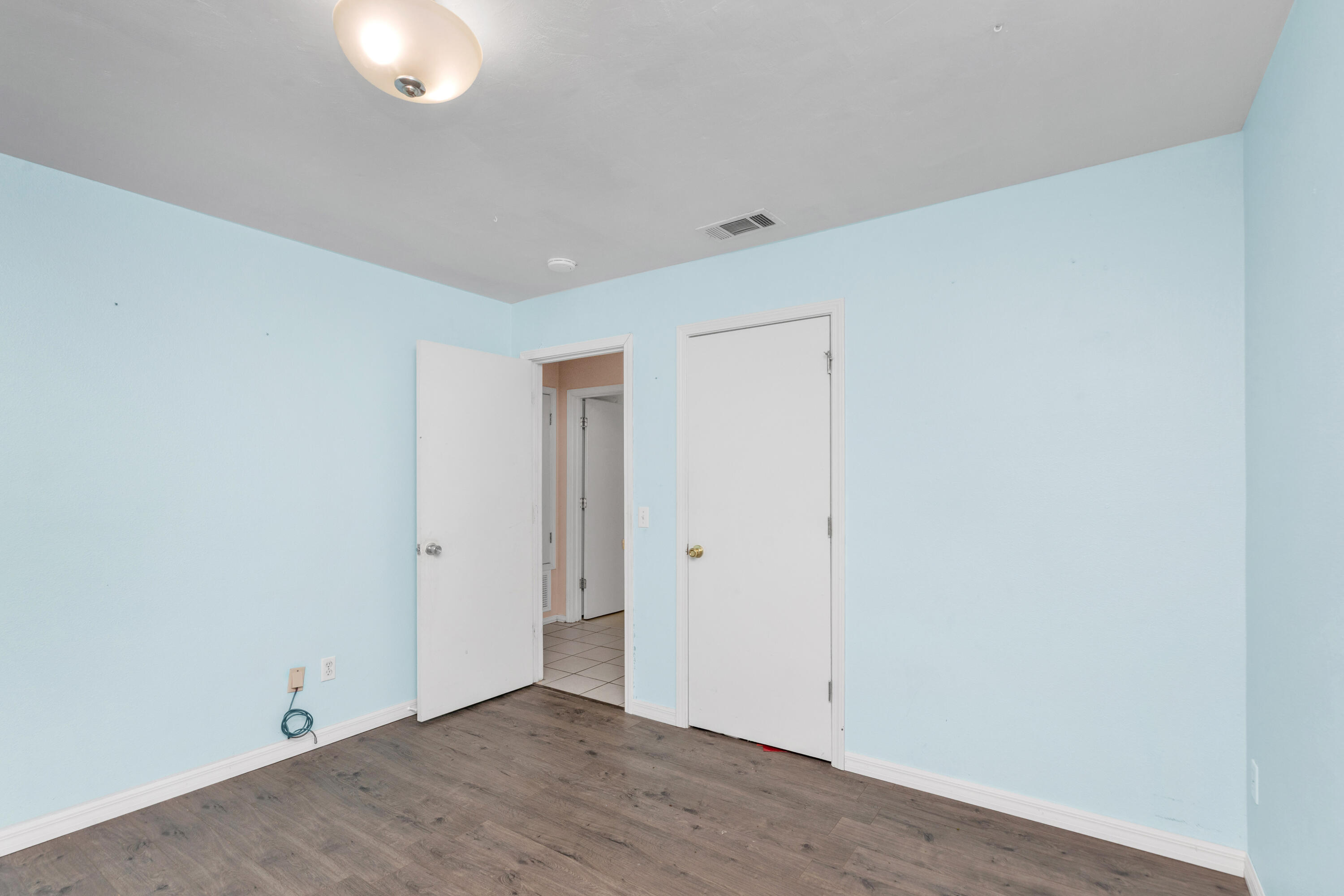 CHANTILLY WOODS - Residential