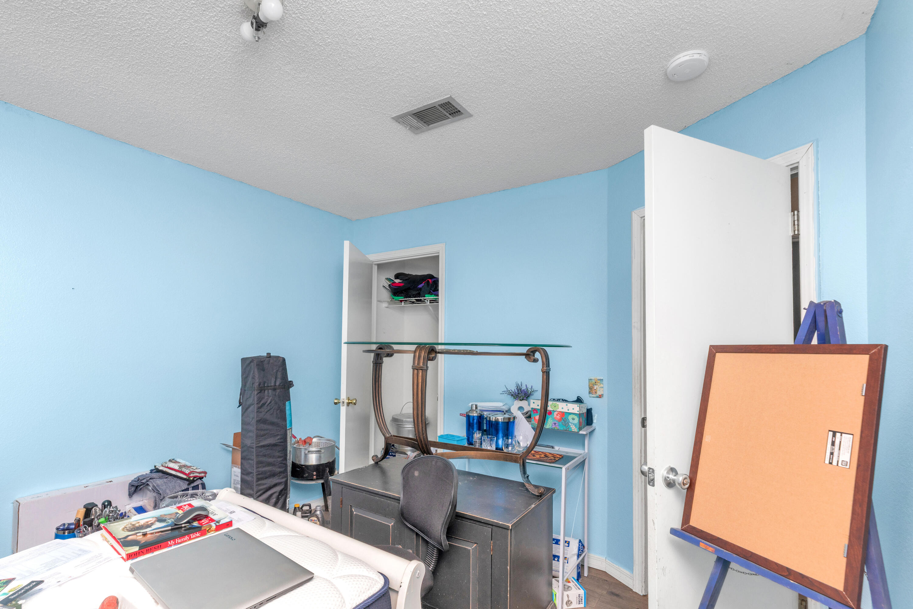 CHANTILLY WOODS - Residential