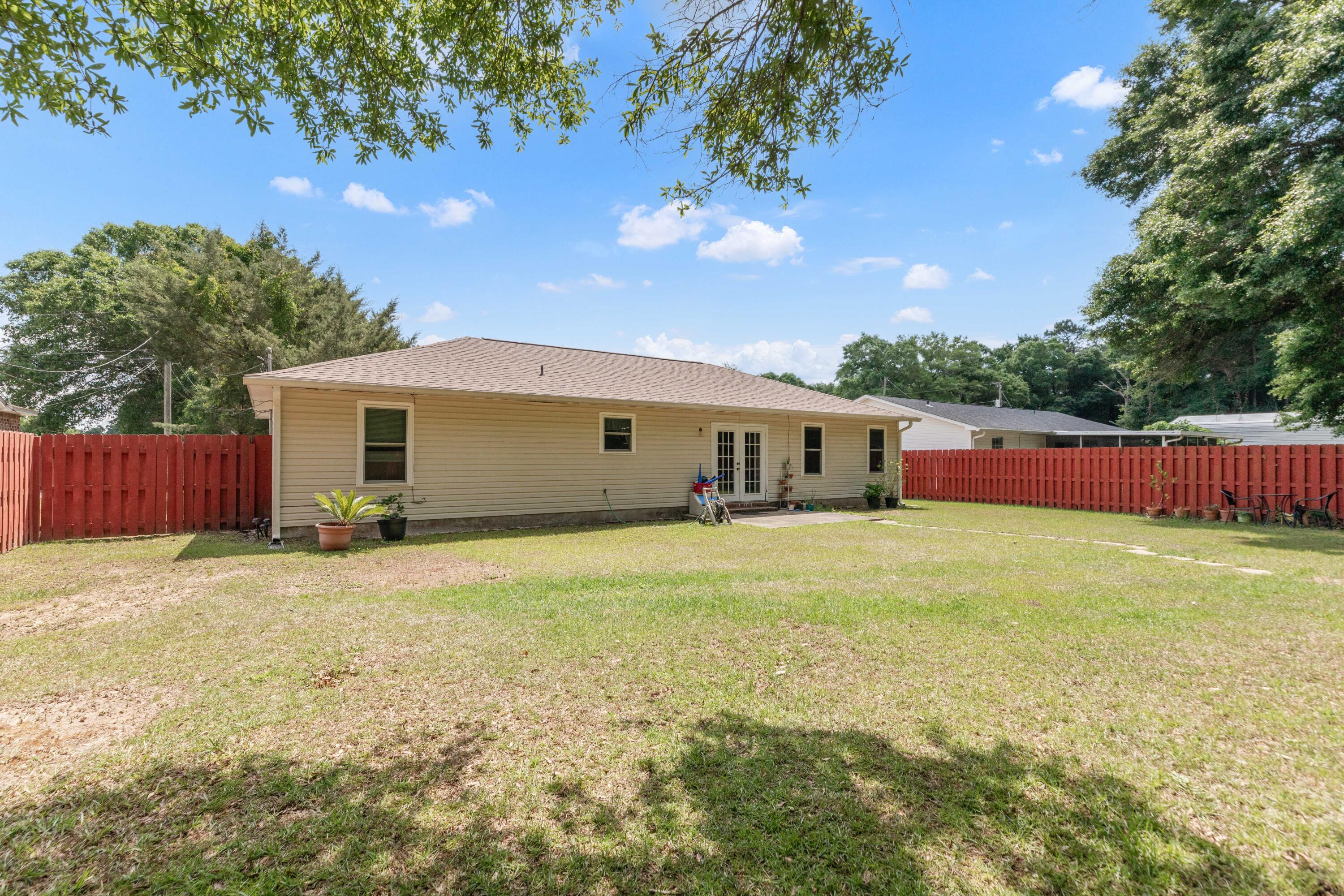 CHANTILLY WOODS - Residential