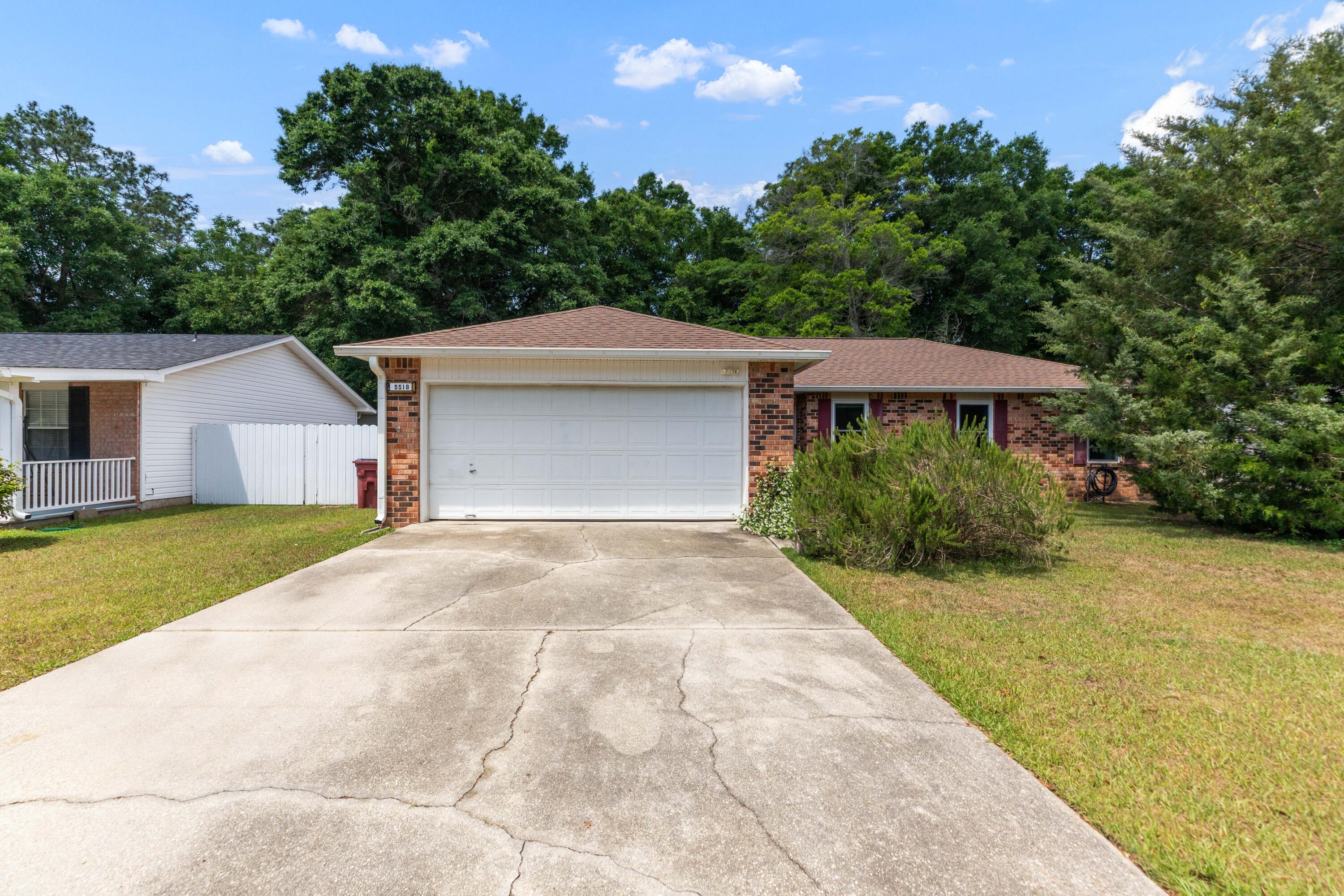 CHANTILLY WOODS - Residential