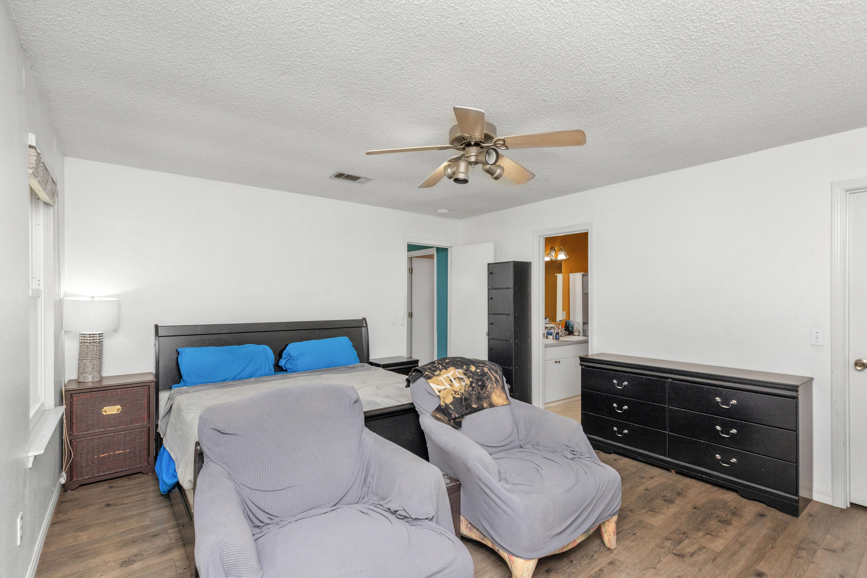 CHANTILLY WOODS - Residential