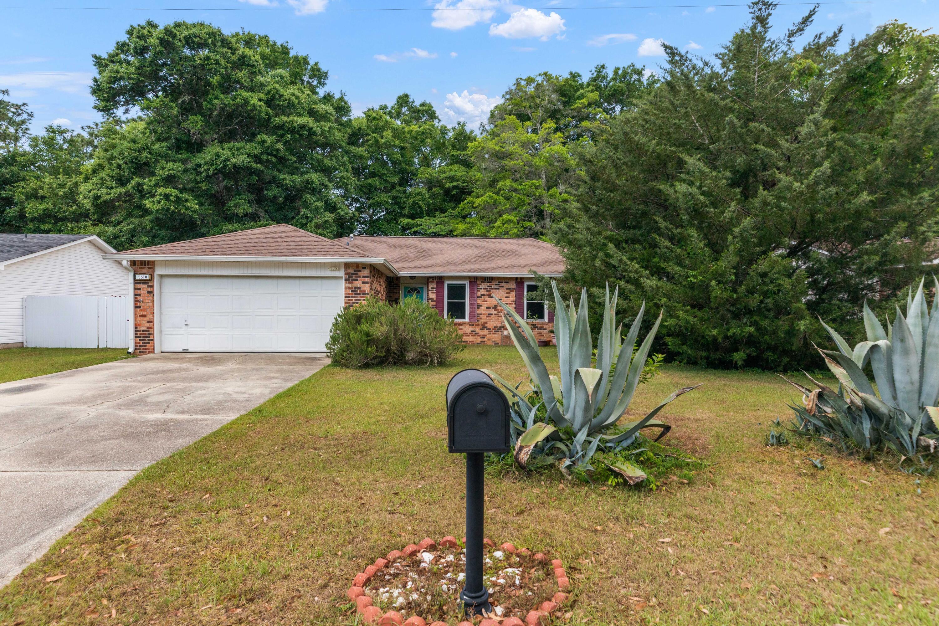 CHANTILLY WOODS - Residential