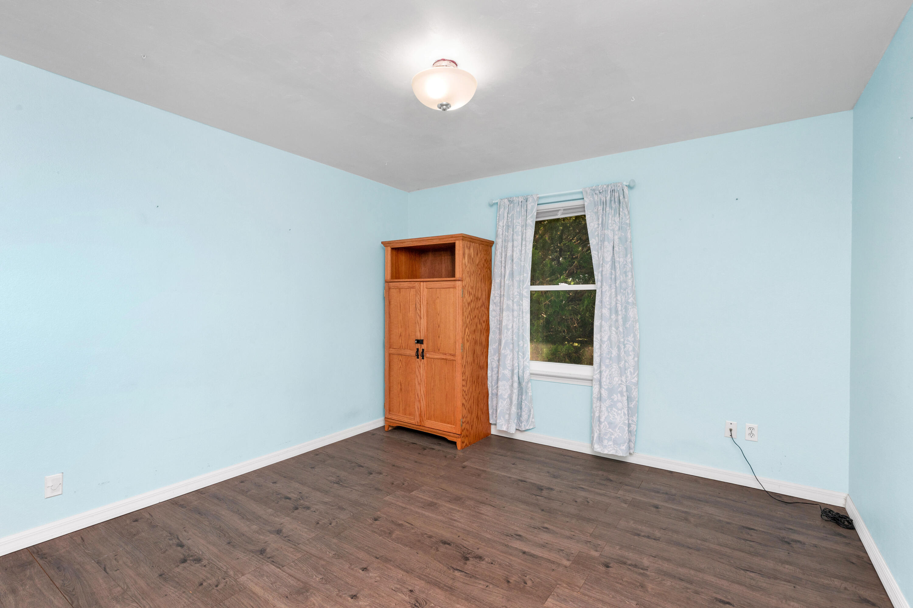 CHANTILLY WOODS - Residential