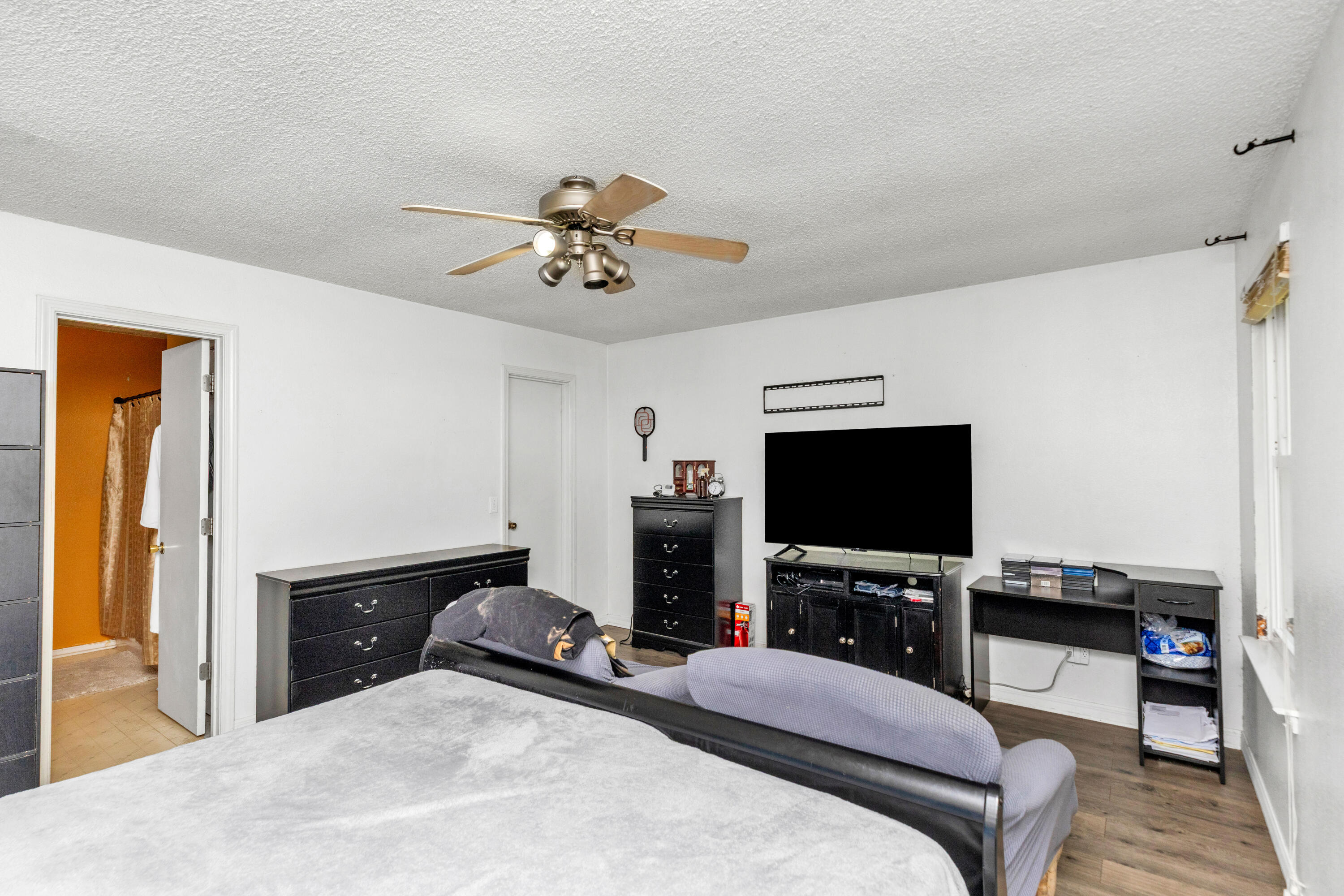 CHANTILLY WOODS - Residential