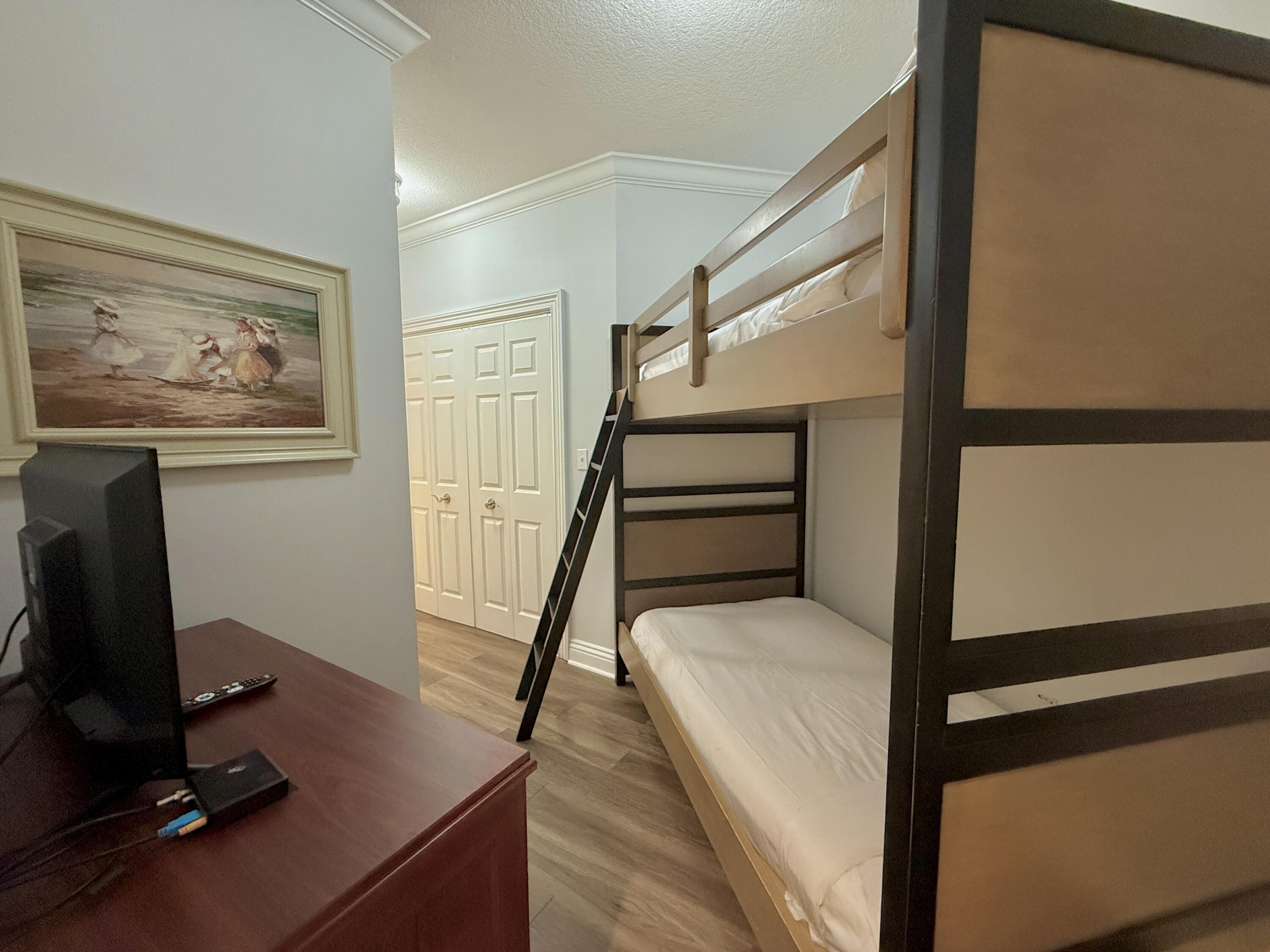 EMERALD GRANDE - Residential