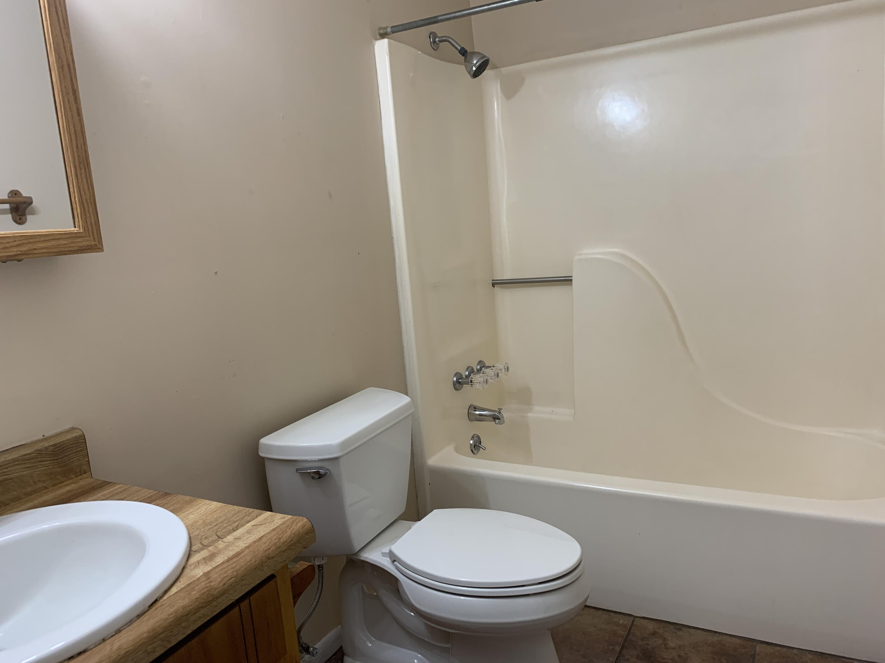 BAY BREEZE - Residential Lease