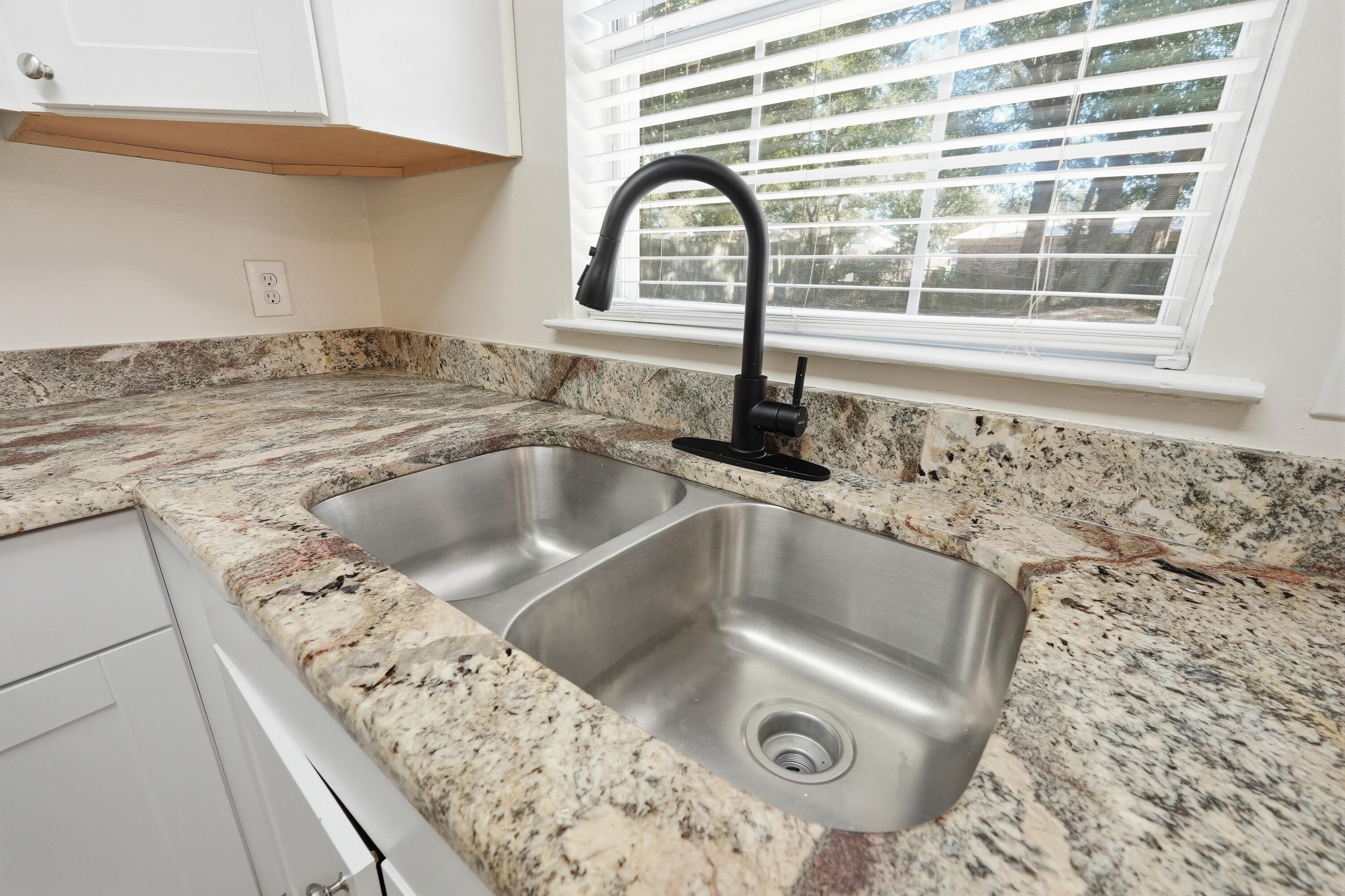 SPRINGDALE - Residential Lease