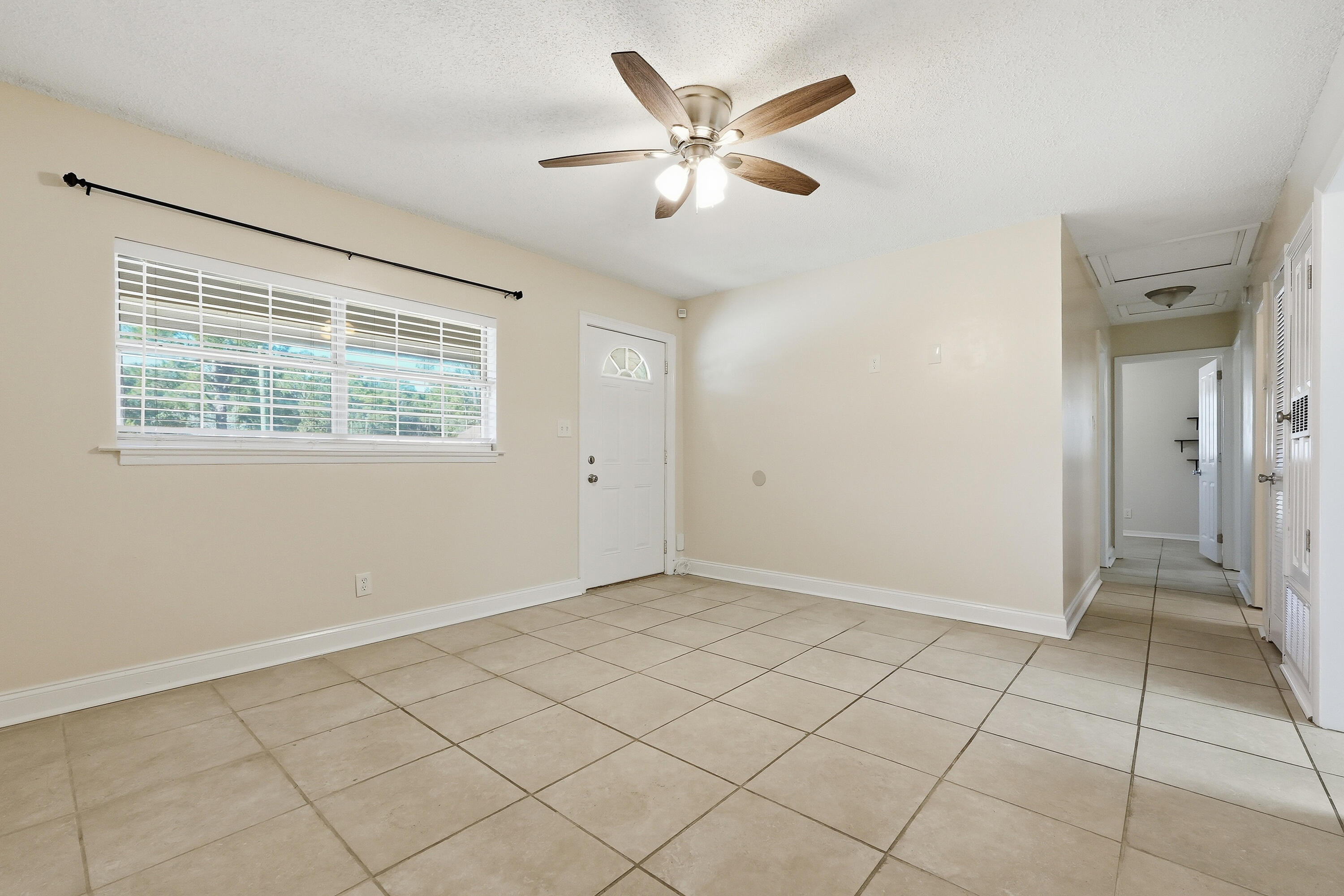 SPRINGDALE - Residential Lease