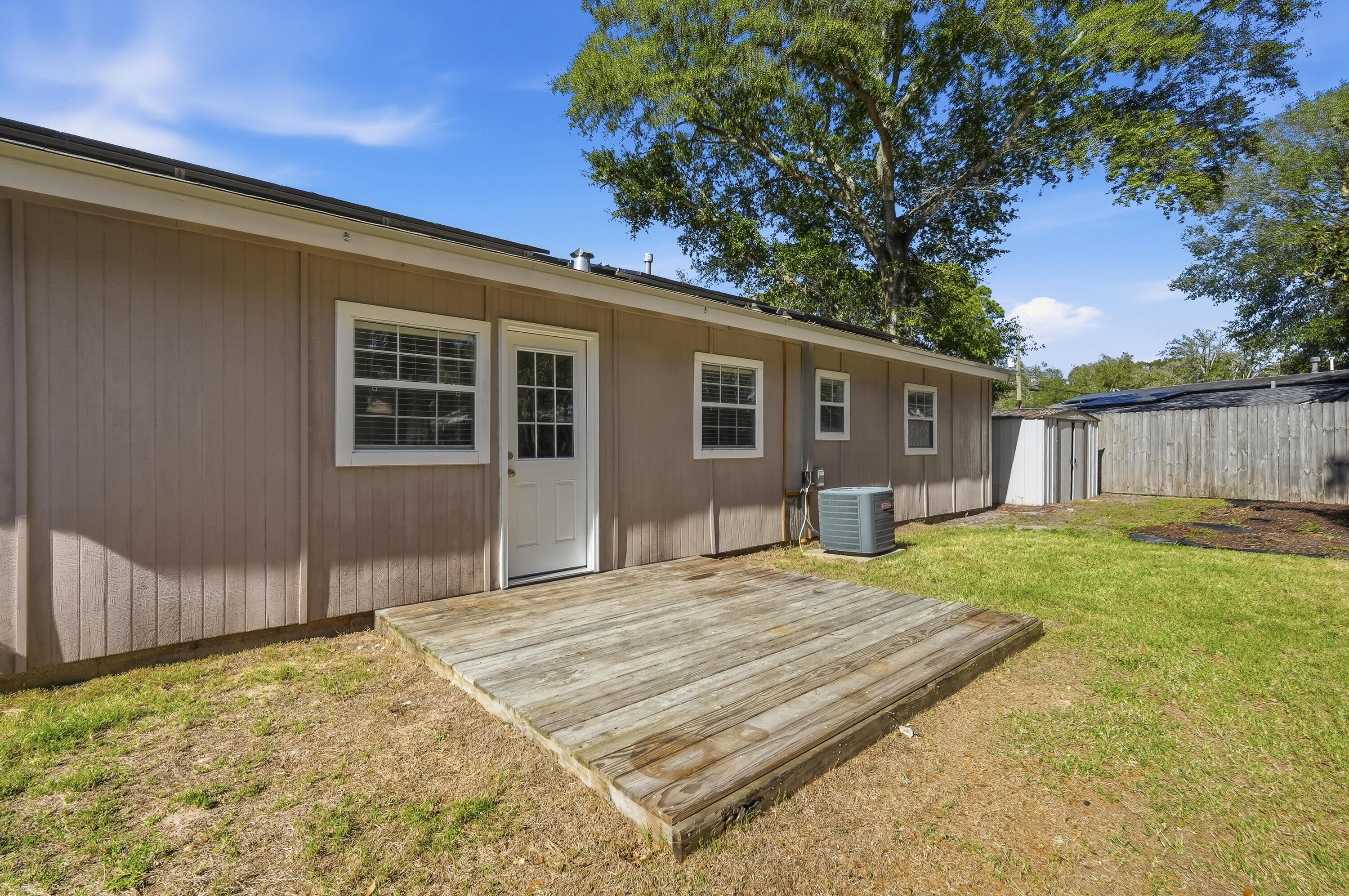 SPRINGDALE - Residential Lease