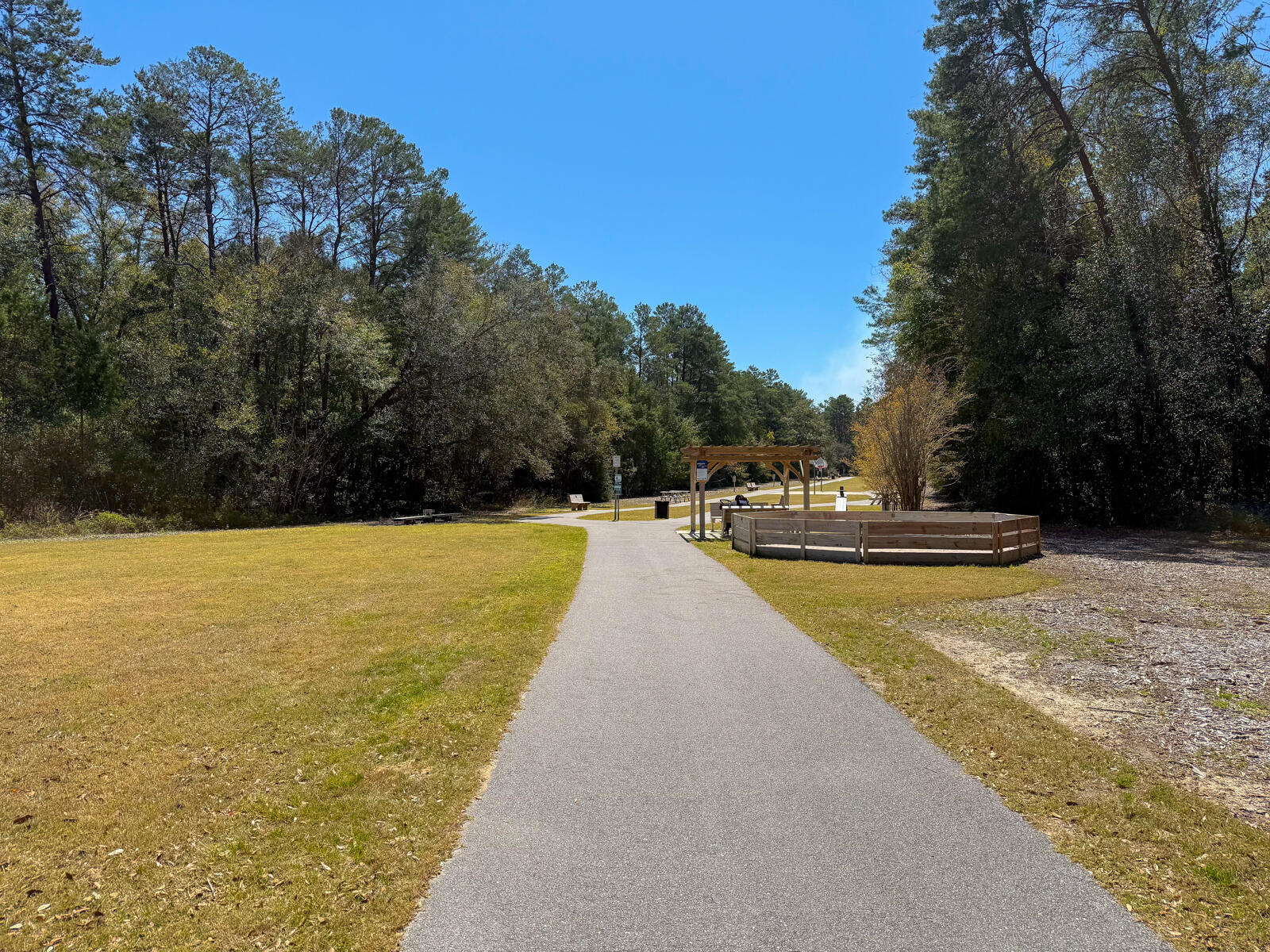 ROCKY BAYOU ESTATES 02 - Residential