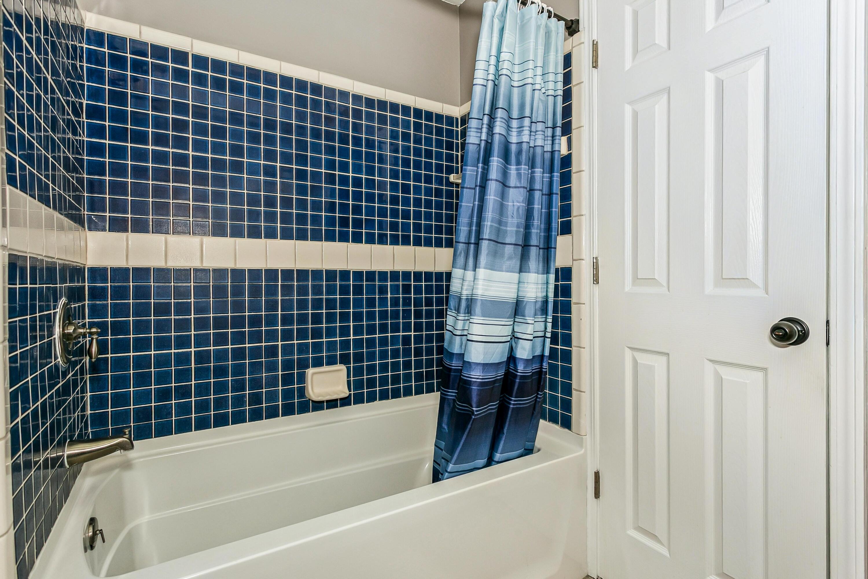 OAKRIDGE MANOR LOT 22 - Residential