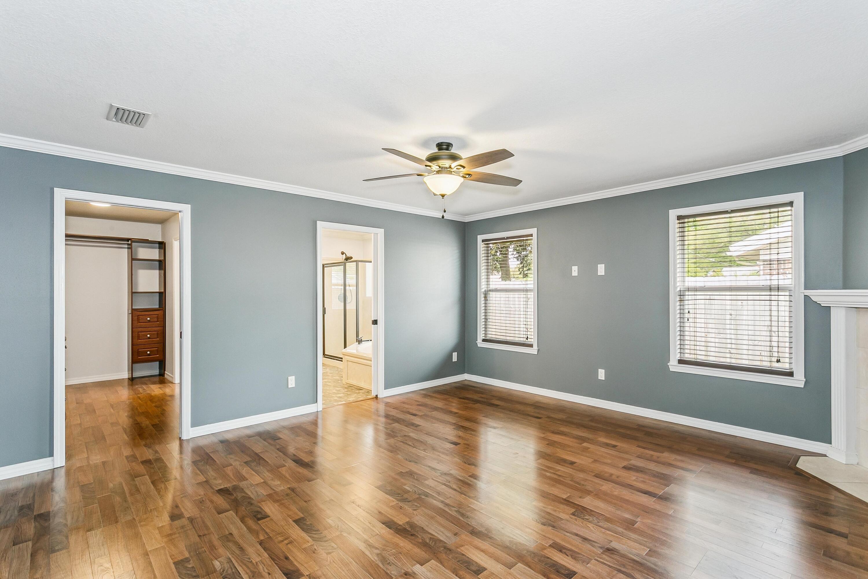 OAKRIDGE MANOR LOT 22 - Residential